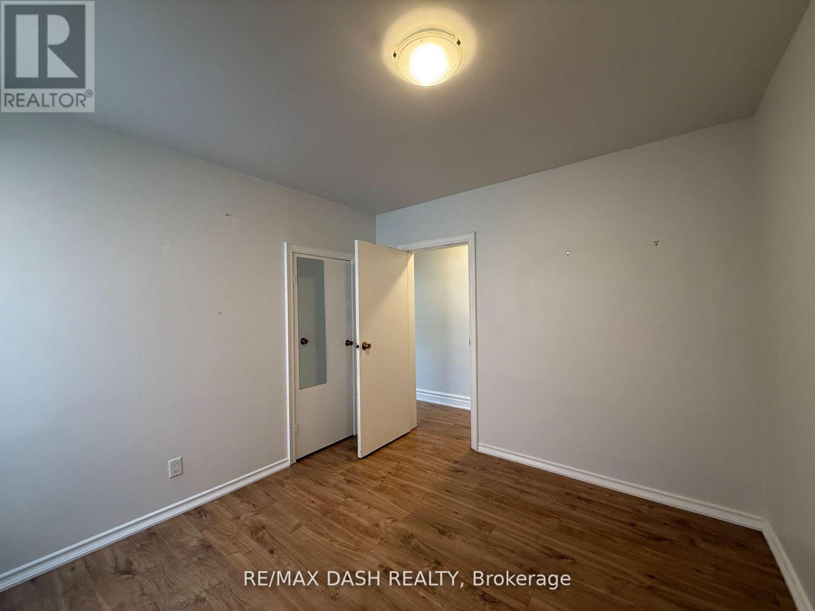 Upper - 2471 Dundas Street W, Toronto, Ontario  M6P 1X3 - Photo 6 - W12482251