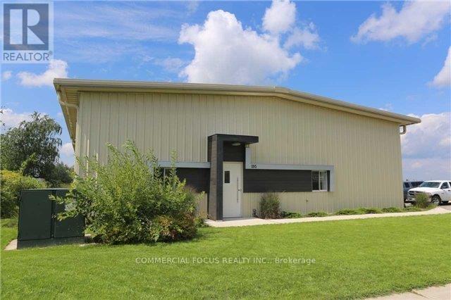 195 Centennial Road, Orangeville, Ontario  L9W 5K9 - Photo 3 - W12482254