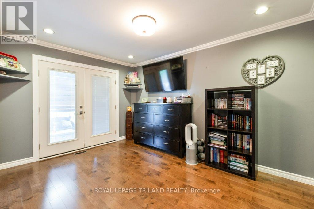 101 Confederation Drive, St. Thomas, Ontario  N5P 3P6 - Photo 32 - X12482265