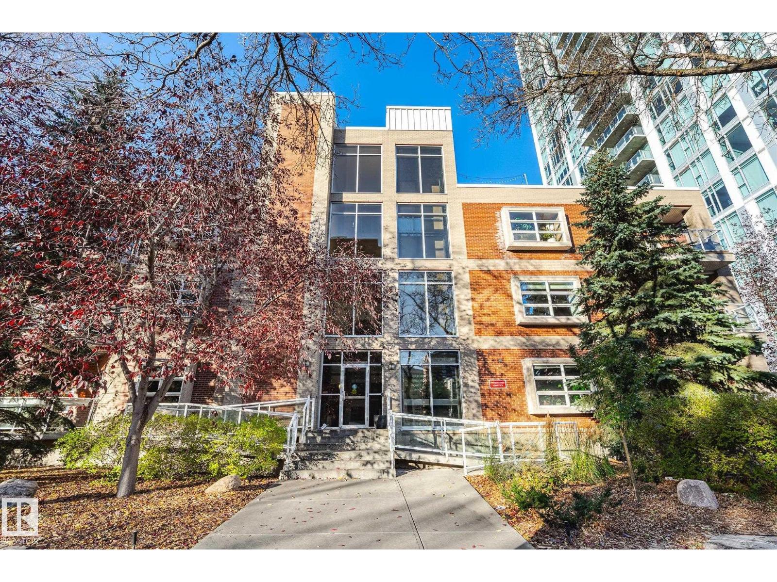 #303 9910 111 ST NW, Edmonton, Alberta