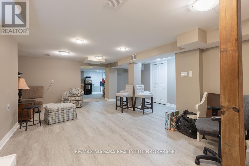 96 Royal Manor Drive, St. Catharines, Ontario  L2M 4L7 - Photo 12 - X12482280