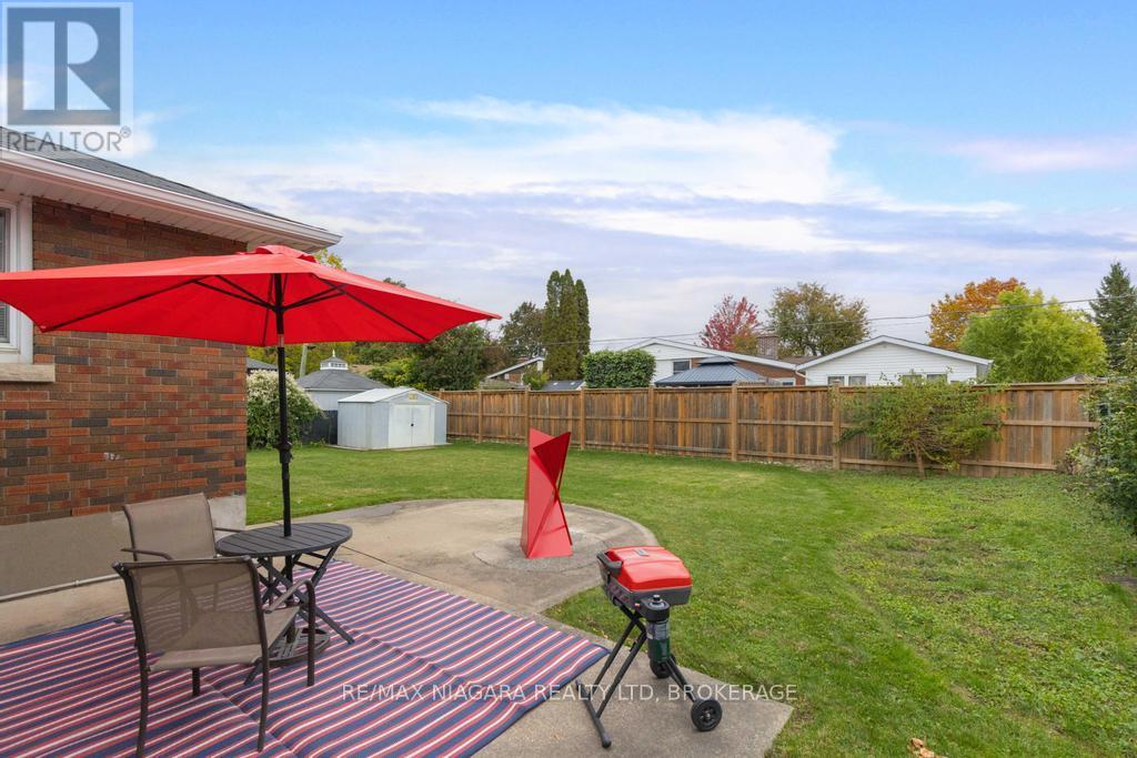 96 Royal Manor Drive, St. Catharines, Ontario  L2M 4L7 - Photo 16 - X12482280