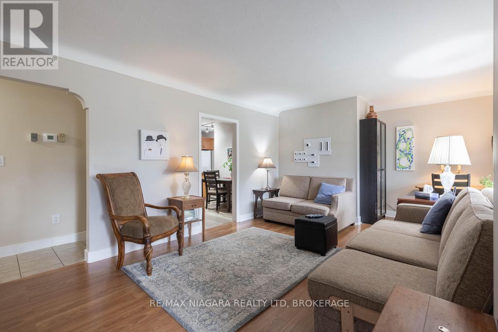 96 Royal Manor Drive, St. Catharines, Ontario  L2M 4L7 - Photo 2 - X12482280