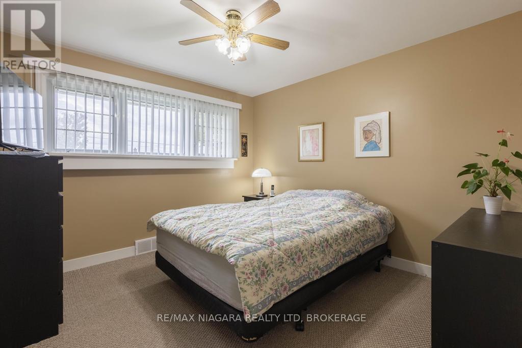 96 Royal Manor Drive, St. Catharines, Ontario  L2M 4L7 - Photo 8 - X12482280