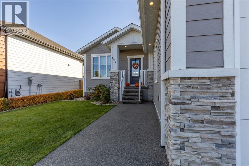 803 Gibbons Avenue N, Picture Butte, Alberta  T0K 1V0 - Photo 2 - A2266692