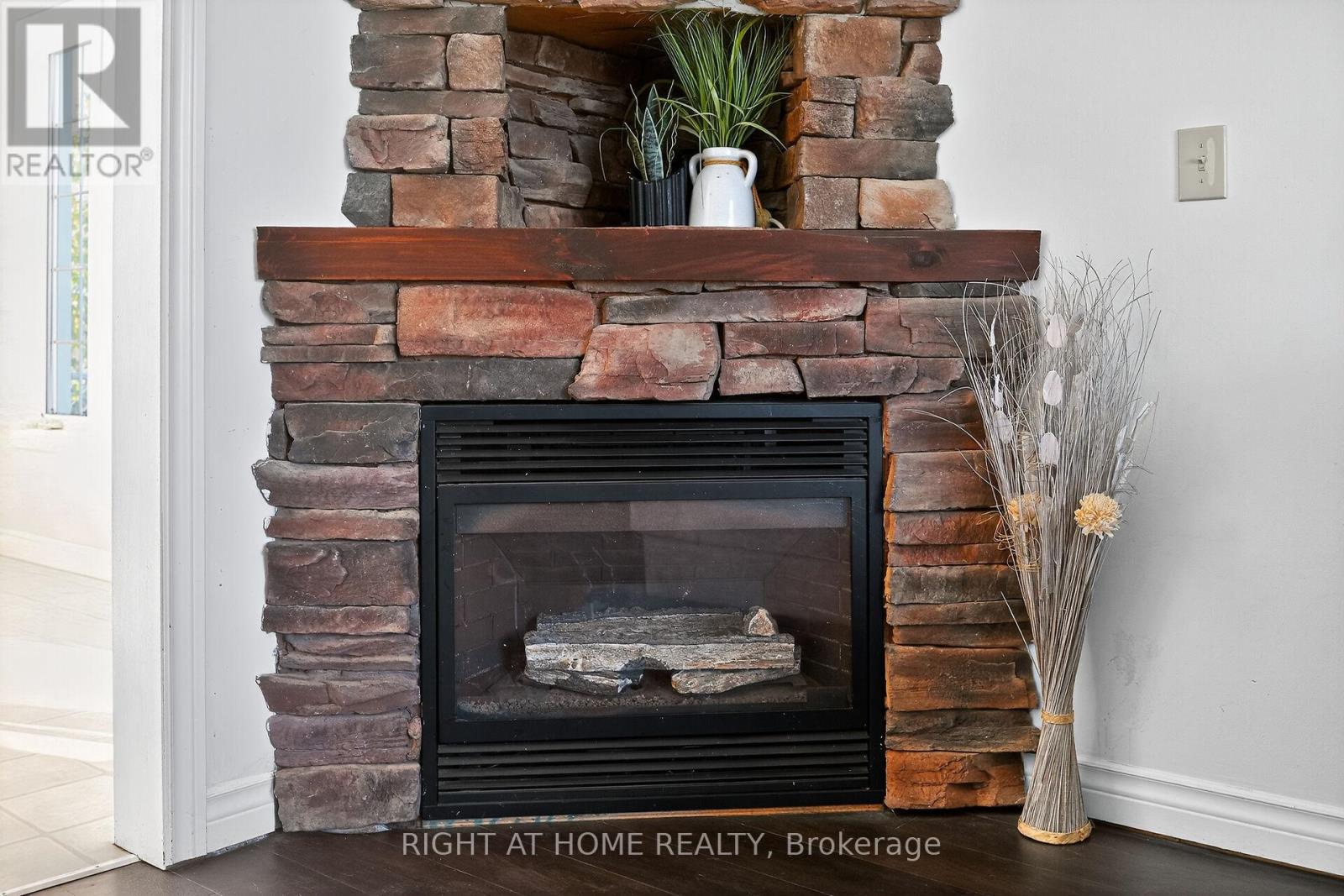 8 Talbot Road, Haldimand, Ontario  N0A 1C0 - Photo 20 - X12482215