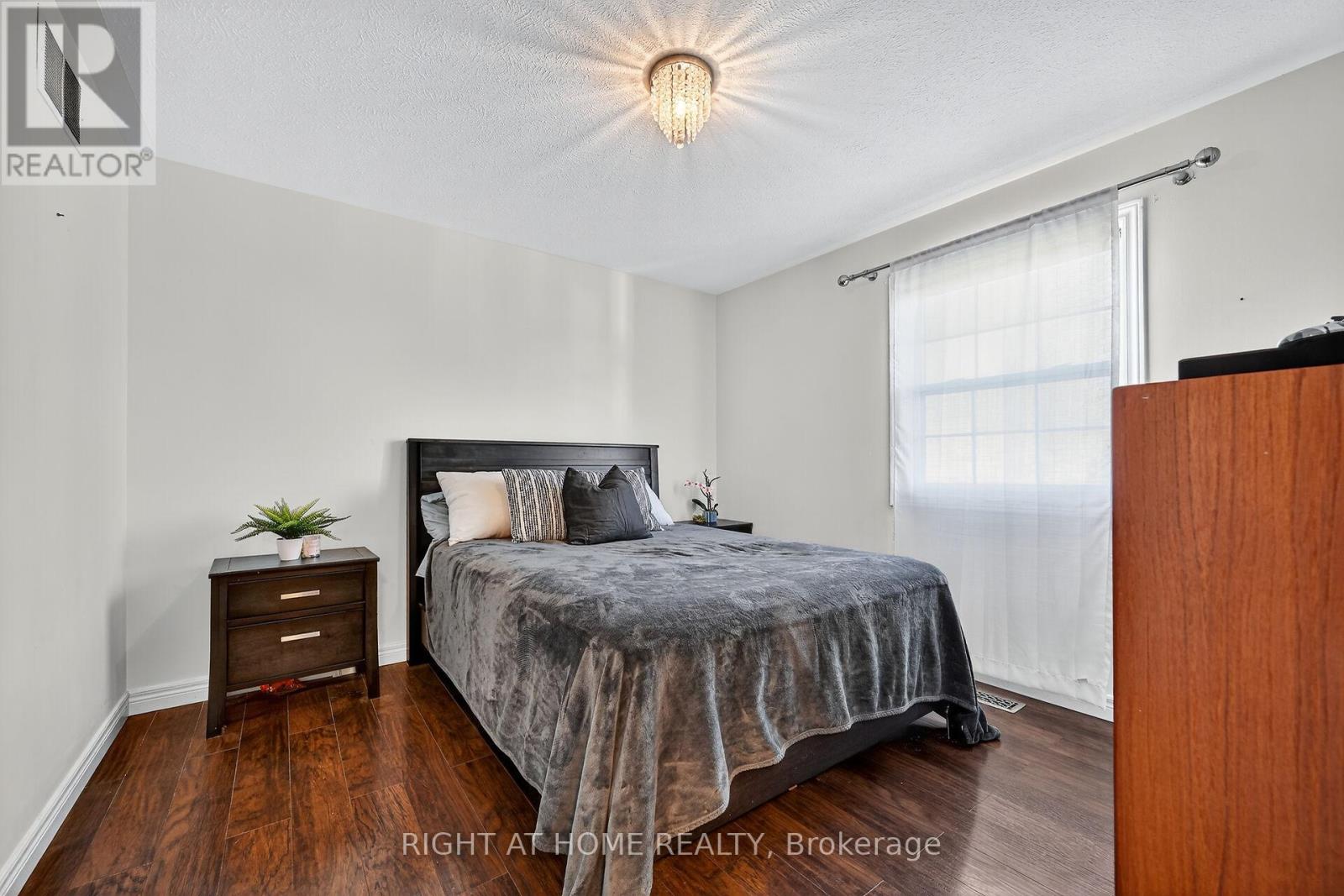 8 Talbot Road, Haldimand, Ontario  N0A 1C0 - Photo 32 - X12482215