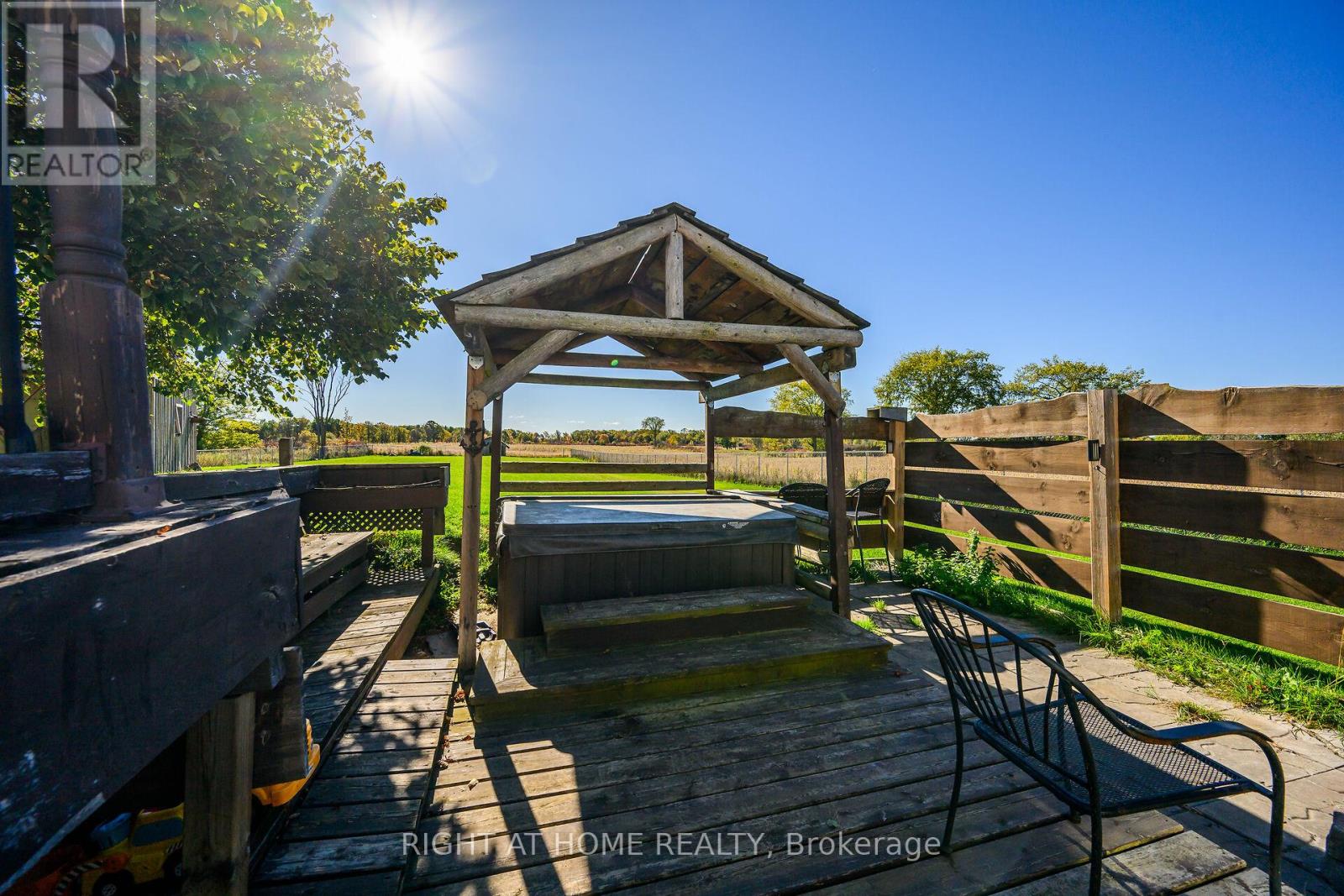 8 Talbot Road, Haldimand, Ontario  N0A 1C0 - Photo 45 - X12482215