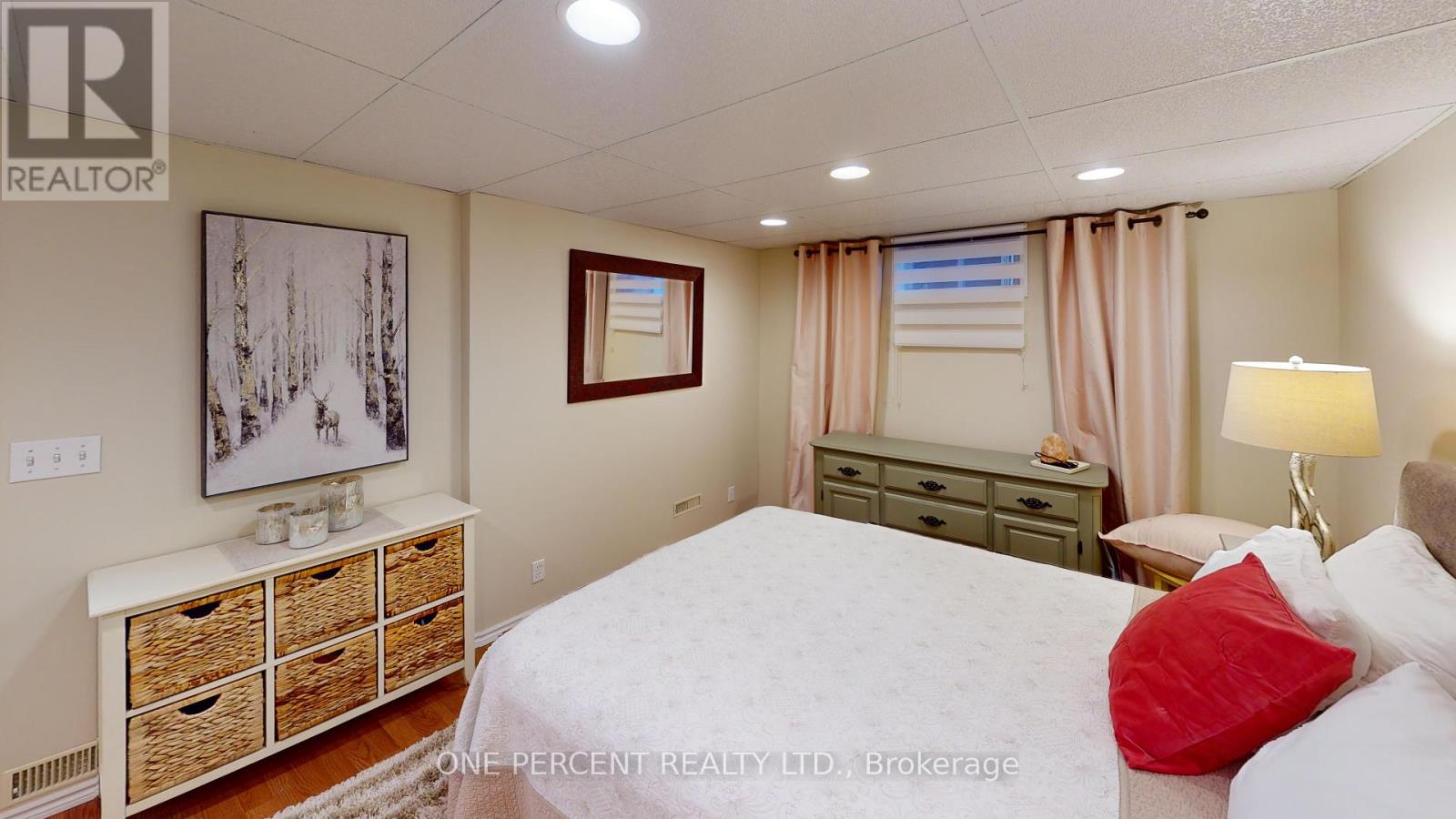 38 Strathcona Drive, St. Catharines, Ontario  L2M 2A9 - Photo 19 - X12482224