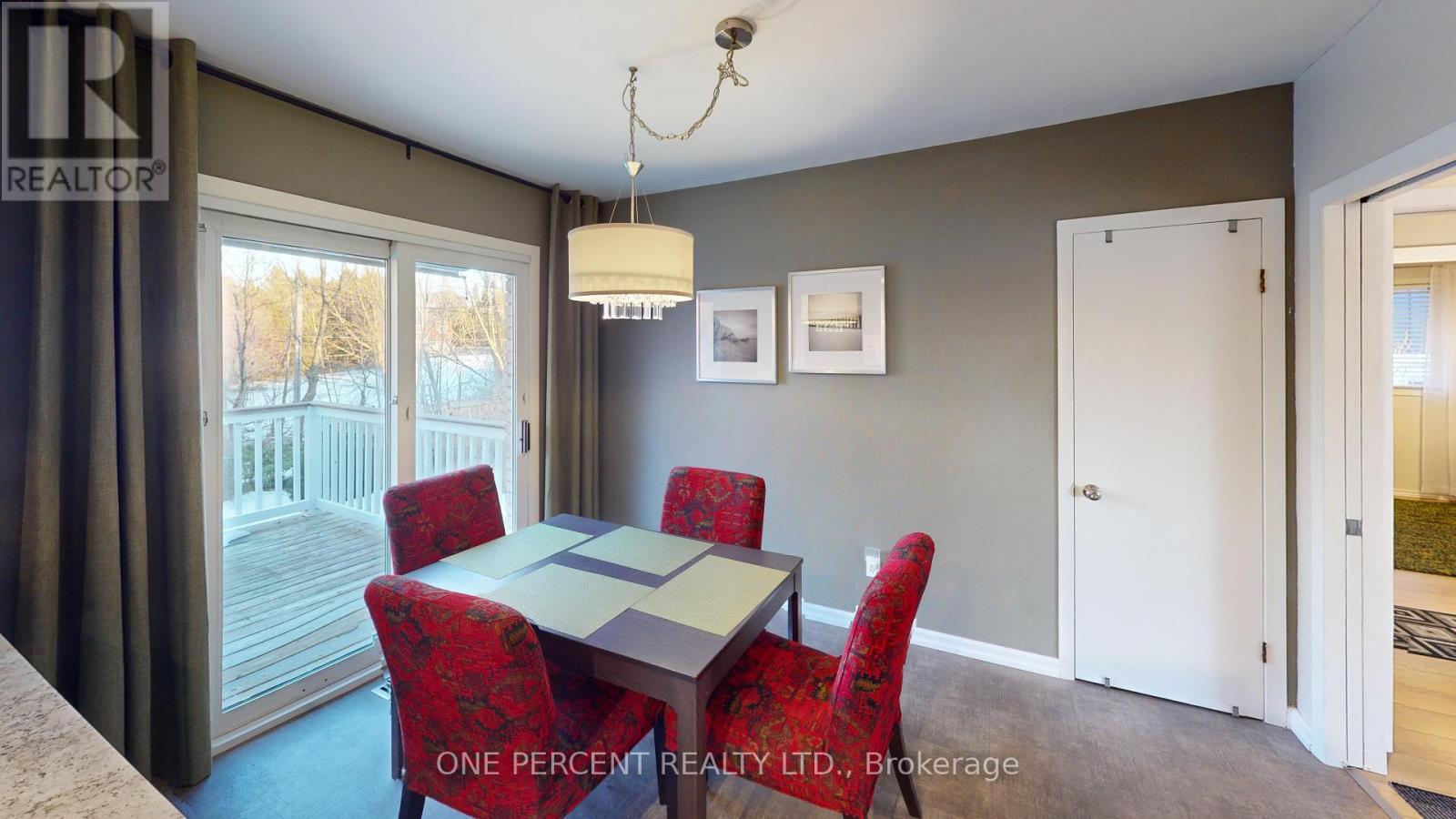 38 Strathcona Drive, St. Catharines, Ontario  L2M 2A9 - Photo 5 - X12482224