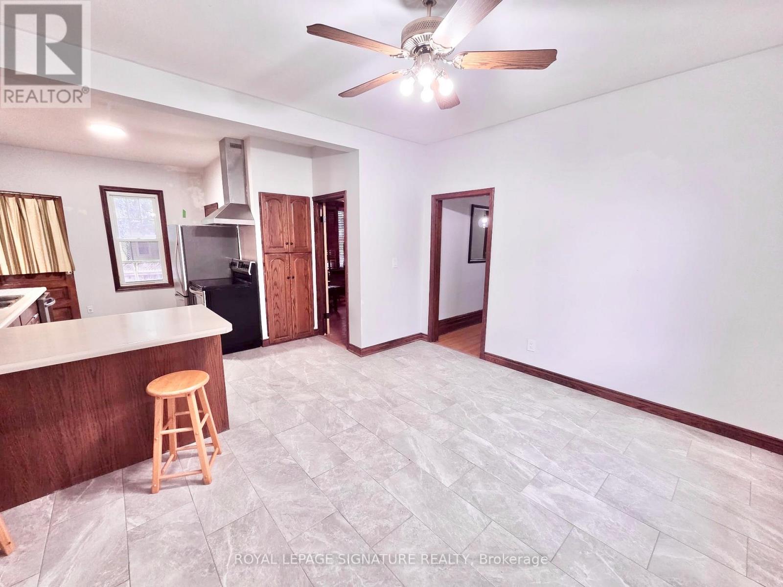 Upper/main - 205 South Street, Brockton, Ontario  N0G 2V0 - Photo 12 - X12482241