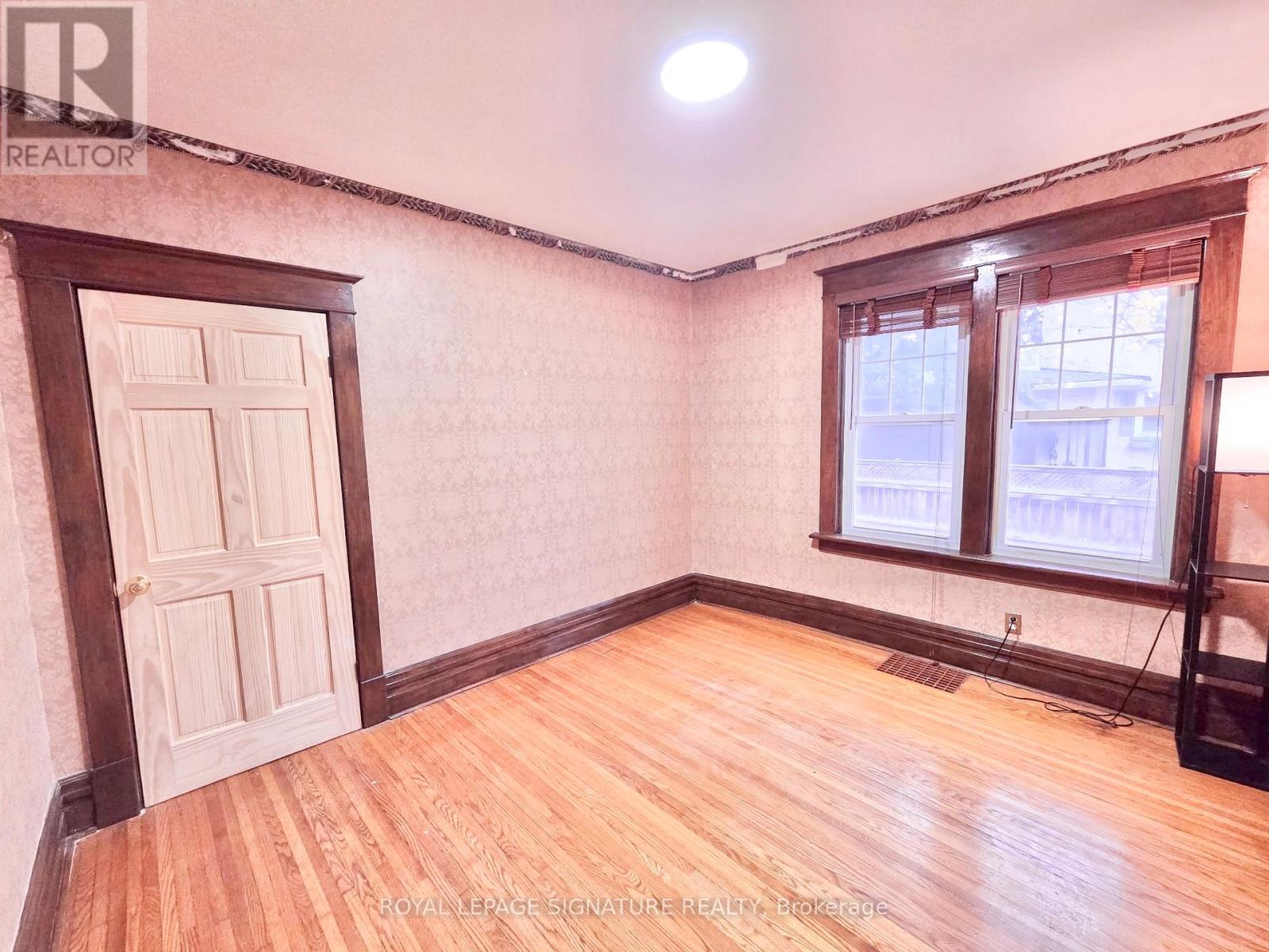 Upper/main - 205 South Street, Brockton, Ontario  N0G 2V0 - Photo 16 - X12482241