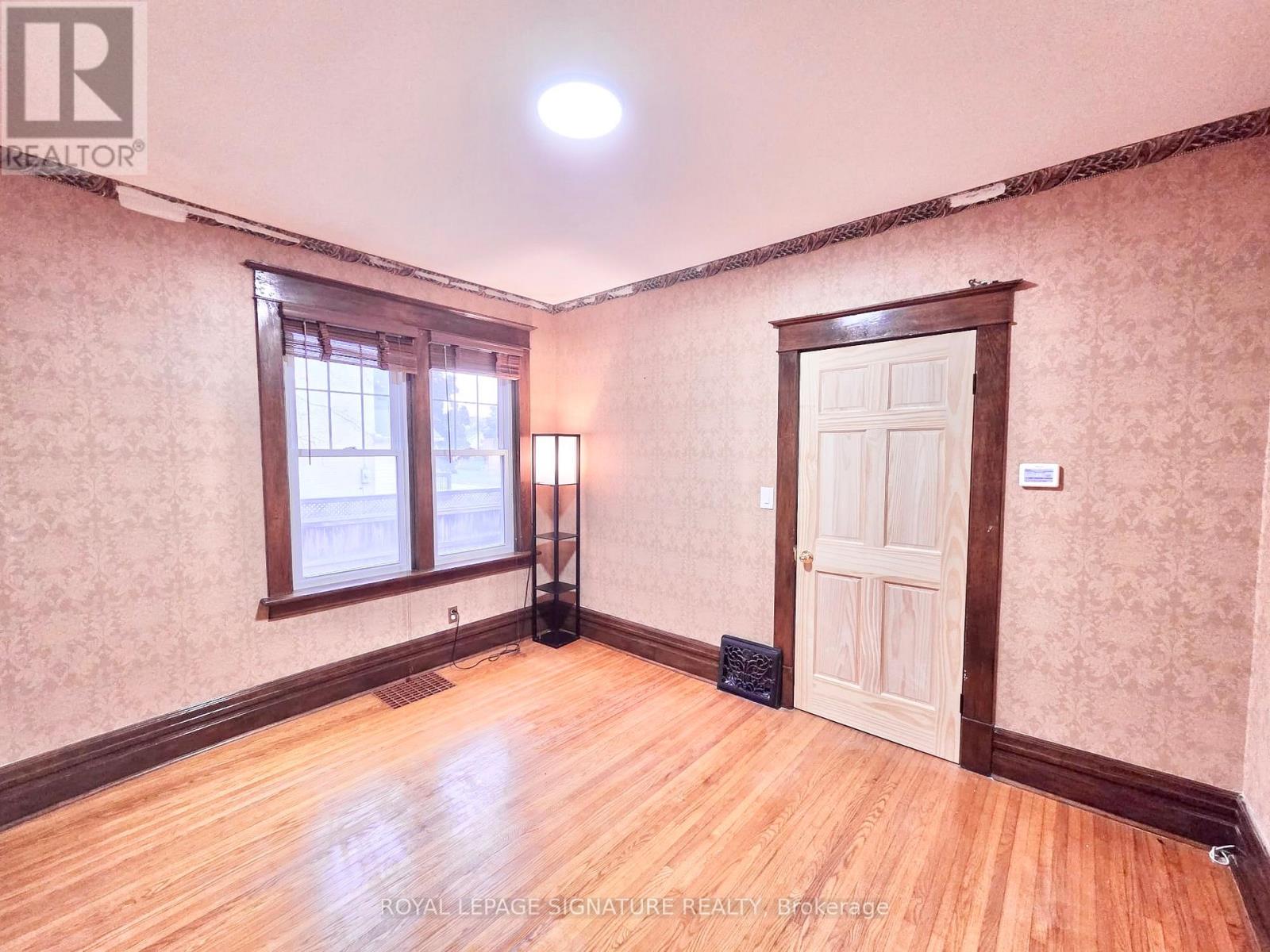 Upper/main - 205 South Street, Brockton, Ontario  N0G 2V0 - Photo 17 - X12482241