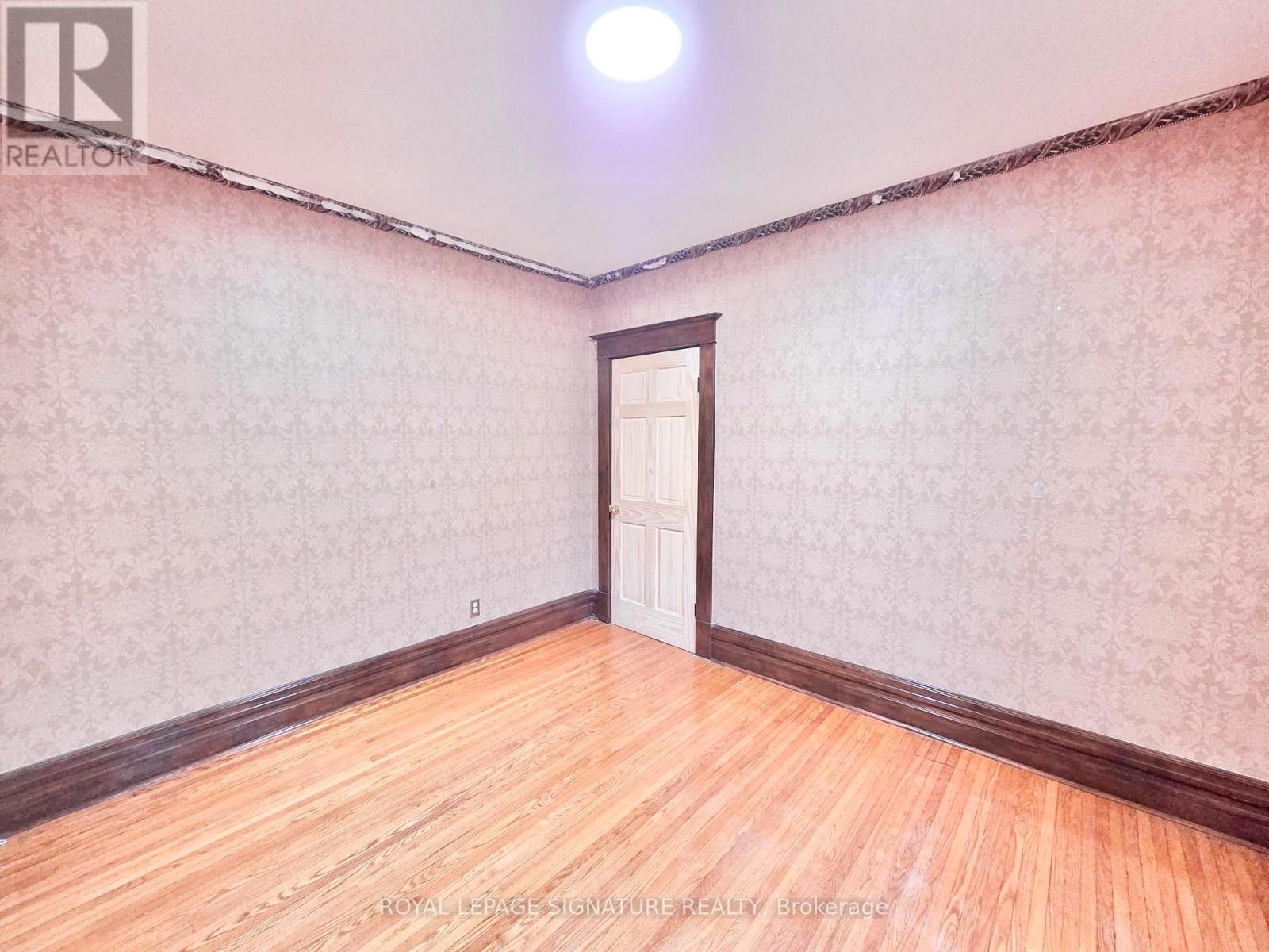Upper/main - 205 South Street, Brockton, Ontario  N0G 2V0 - Photo 18 - X12482241