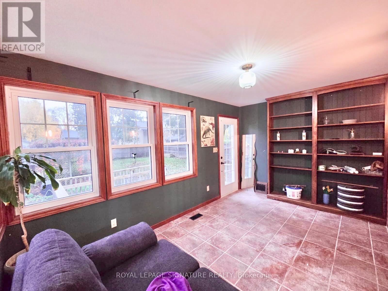 Upper/main - 205 South Street, Brockton, Ontario  N0G 2V0 - Photo 27 - X12482241