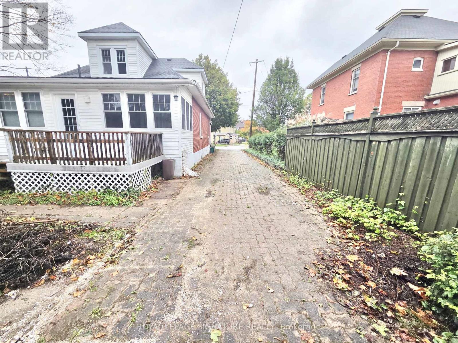 Upper/main - 205 South Street, Brockton, Ontario  N0G 2V0 - Photo 30 - X12482241