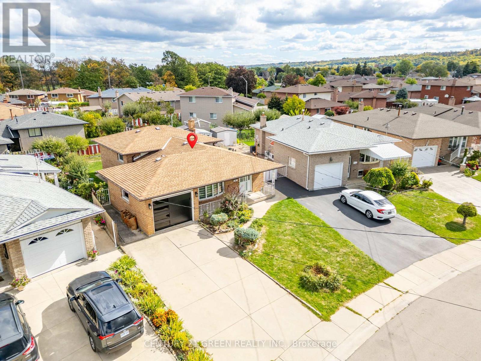 159 Bow Valley Drive, Hamilton, Ontario  L8E 3J9 - Photo 3 - X12482252