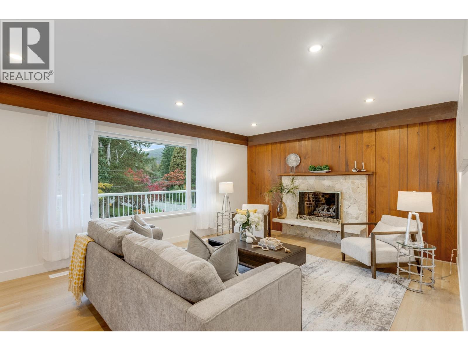 3288 Hoskins Road, North Vancouver, British Columbia  V7J 3B4 - Photo 3 - R3061902