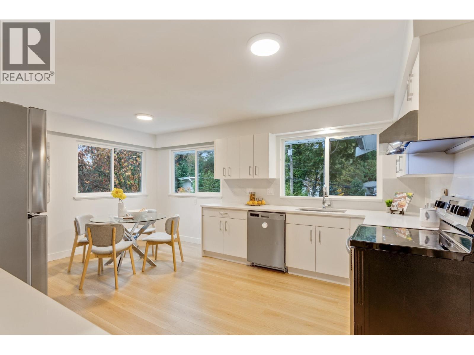 3288 Hoskins Road, North Vancouver, British Columbia  V7J 3B4 - Photo 8 - R3061902