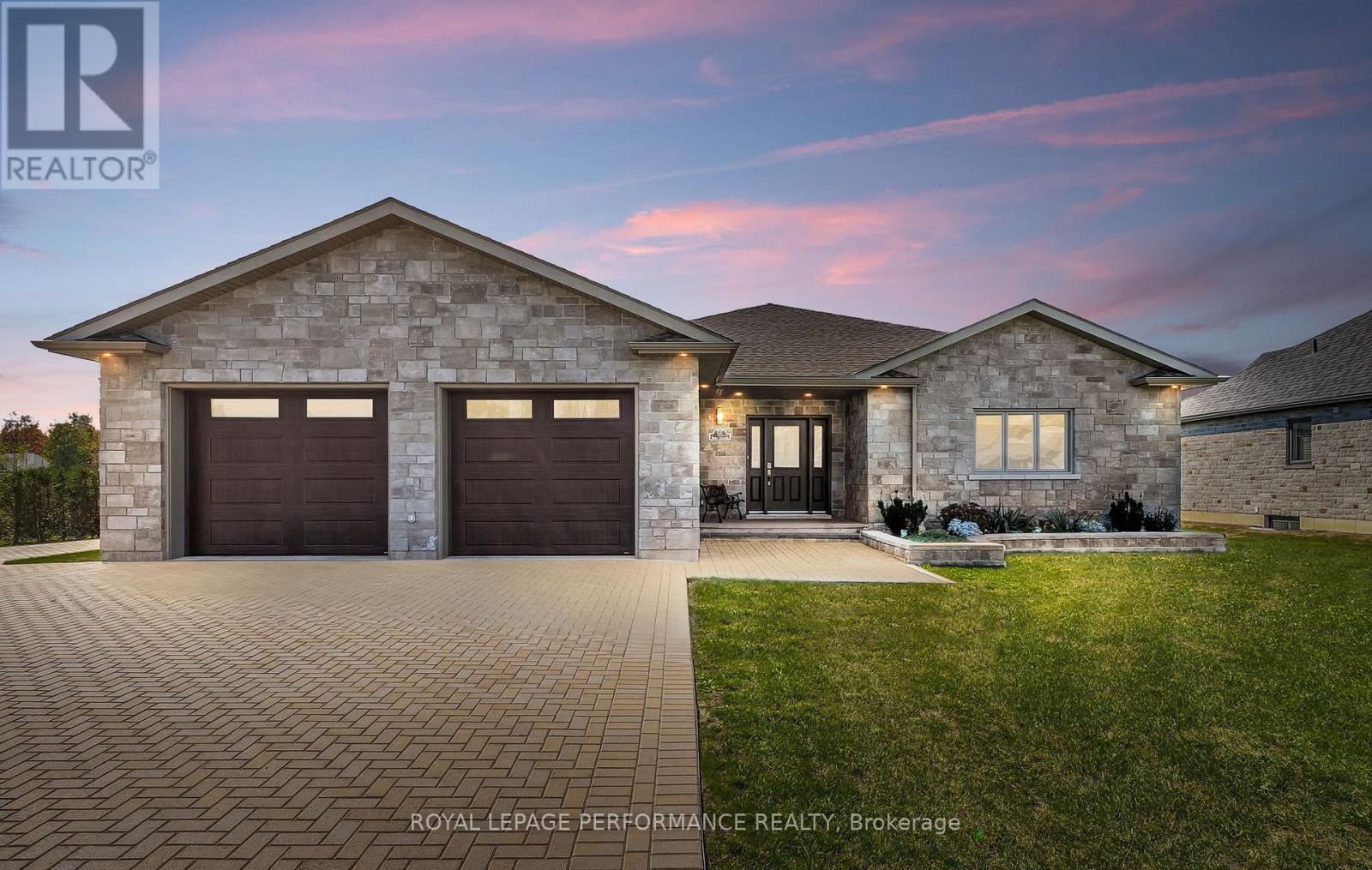 55 DALE STREET, South Stormont, Ontario