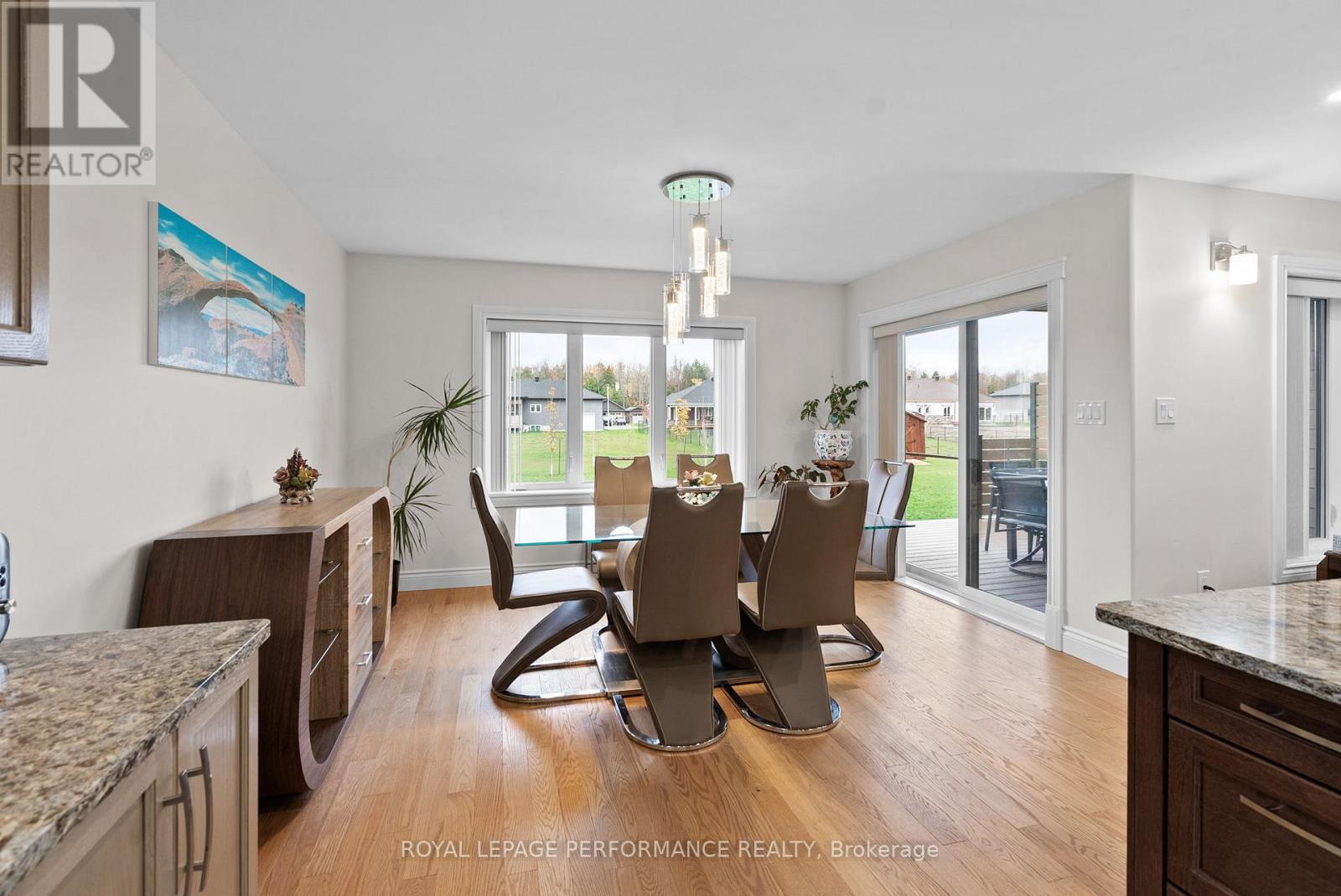 55 Dale Street, South Stormont, Ontario  K0C 1M0 - Photo 14 - X12482278