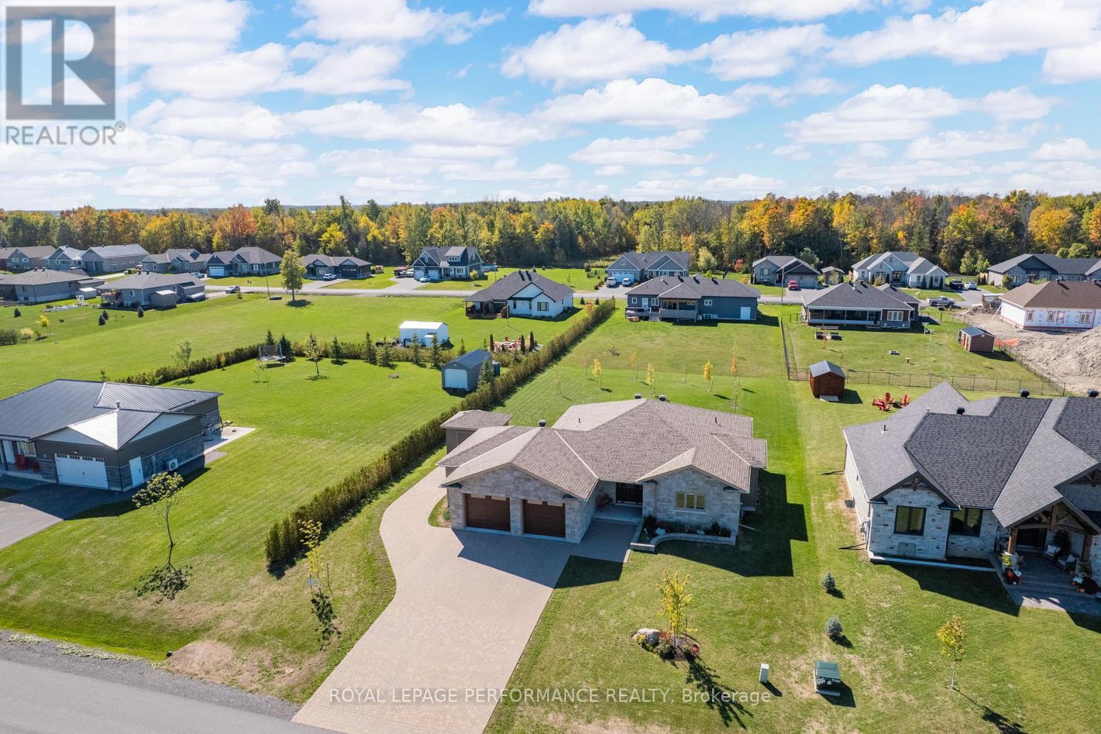 55 Dale Street, South Stormont, Ontario  K0C 1M0 - Photo 47 - X12482278