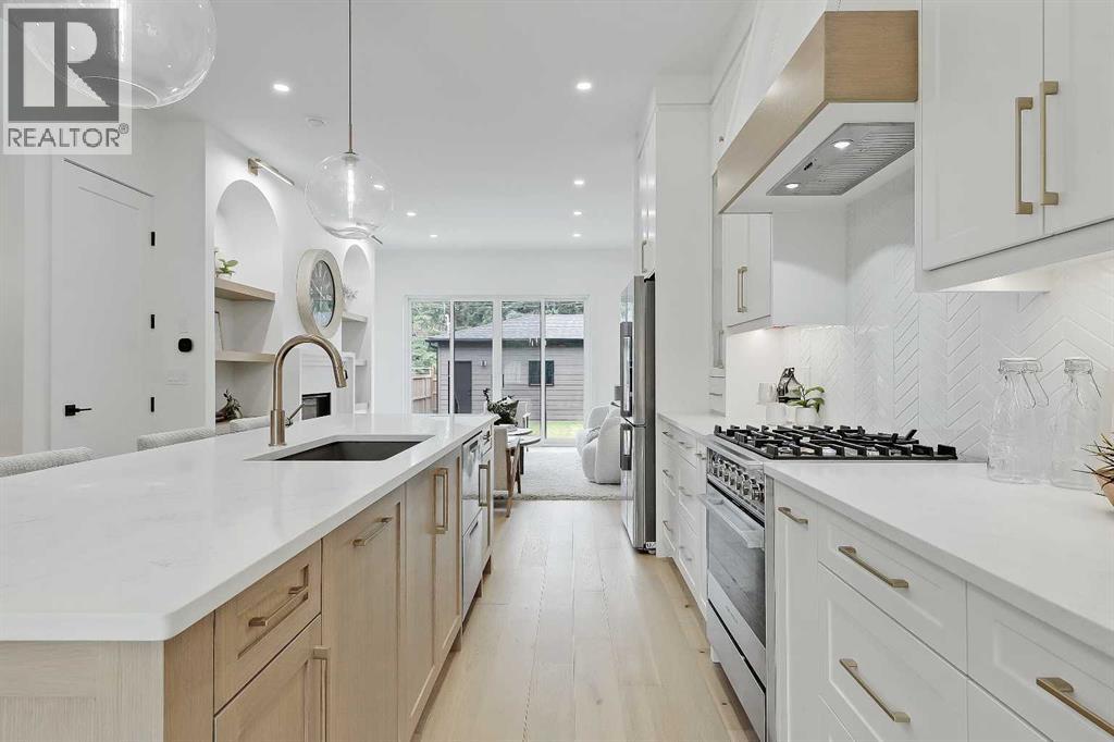 2833 25a Street Sw, Calgary, Alberta  T3E 1Z5 - Photo 8 - A2246445