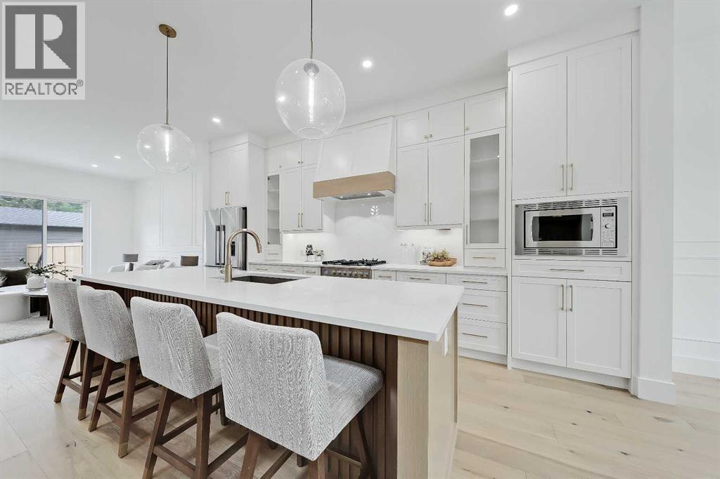 2833 25a Street Sw, Calgary, Alberta  T3E 1Z5 - Photo 9 - A2246445