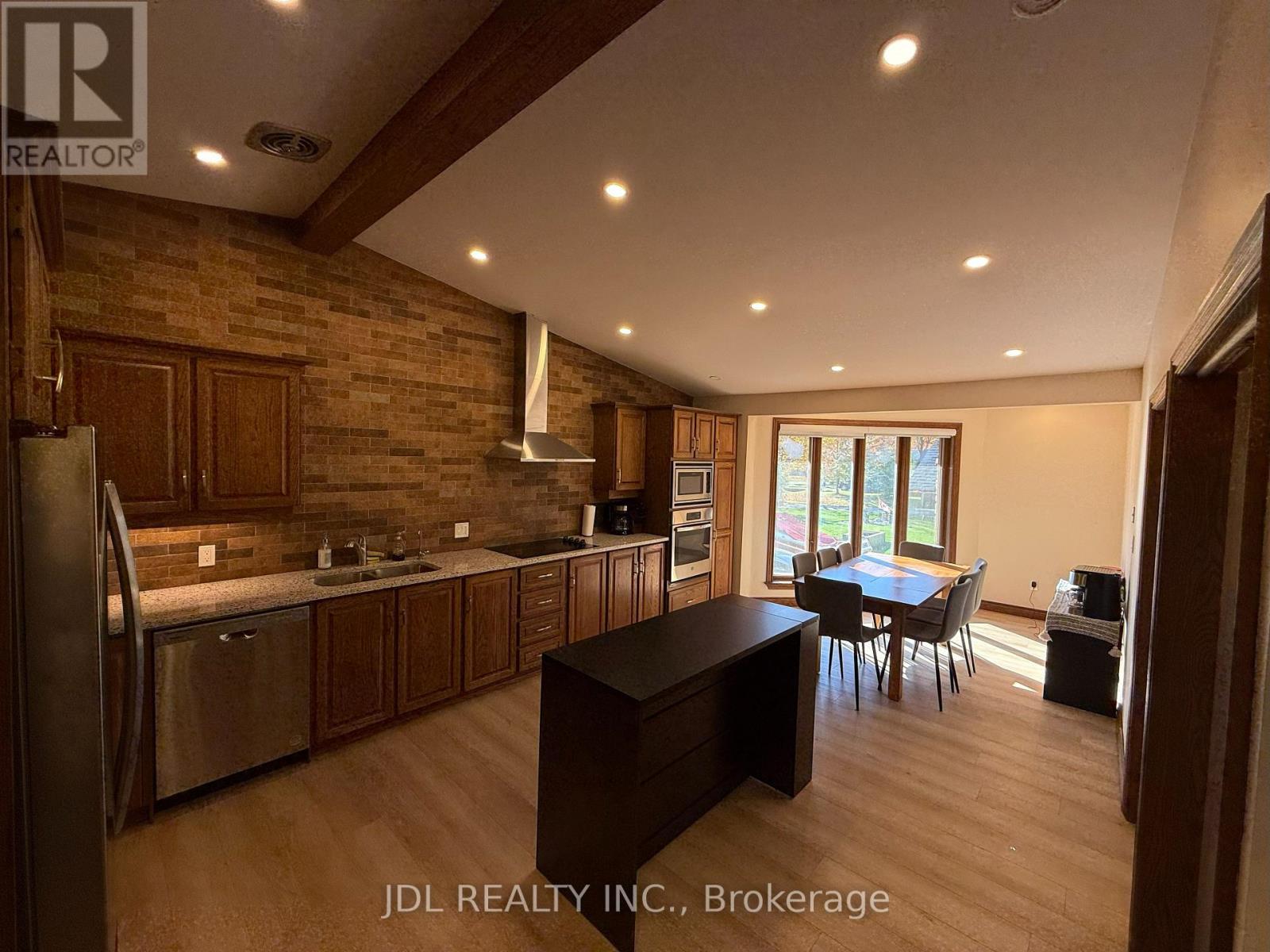 16 Thicketwood Place, Ramara, Ontario  L0K 1B0 - Photo 7 - S12463246
