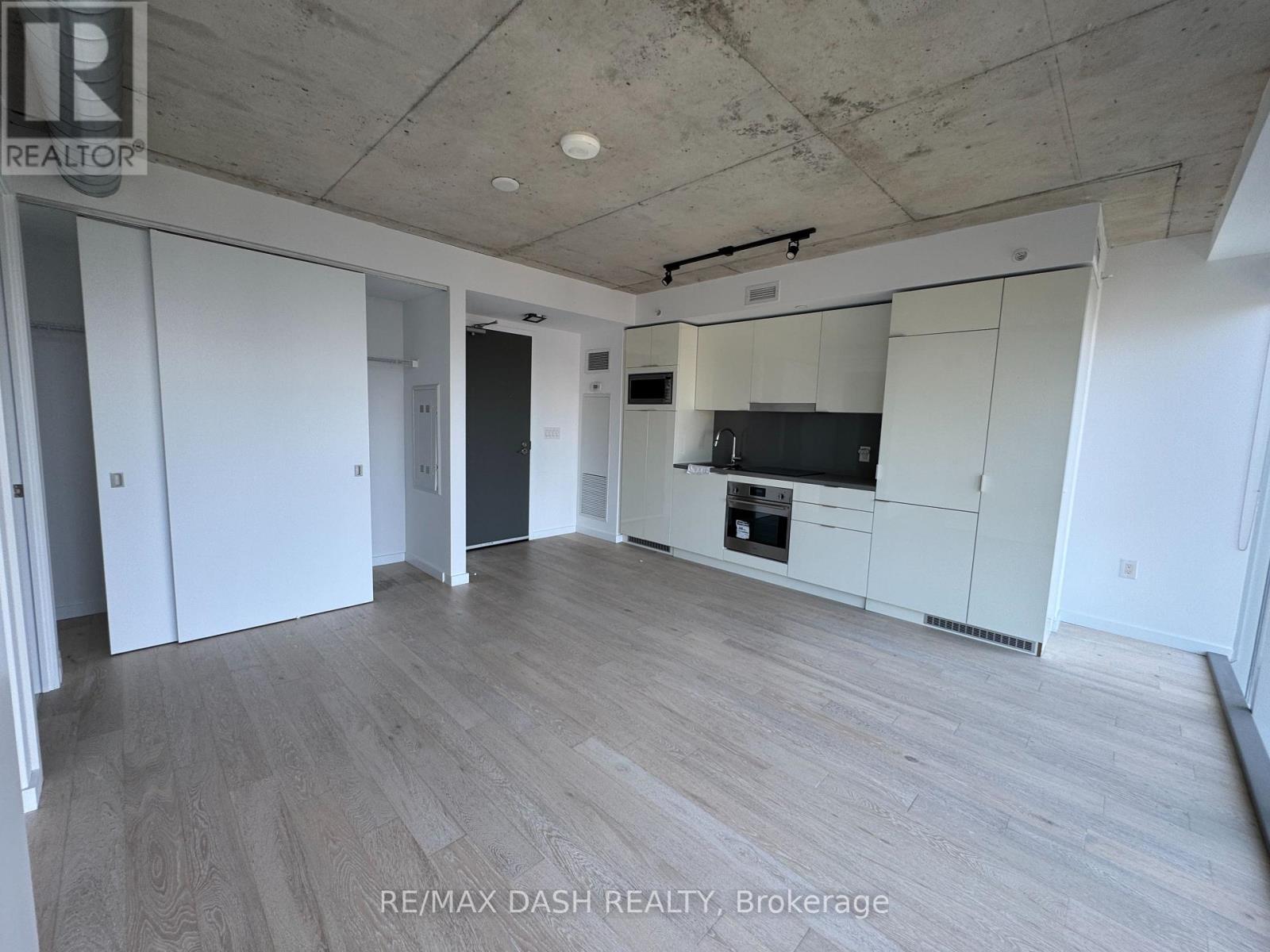 1203 - 170 Bayview Avenue, Toronto, Ontario  M5A 0M4 - Photo 2 - C12482268
