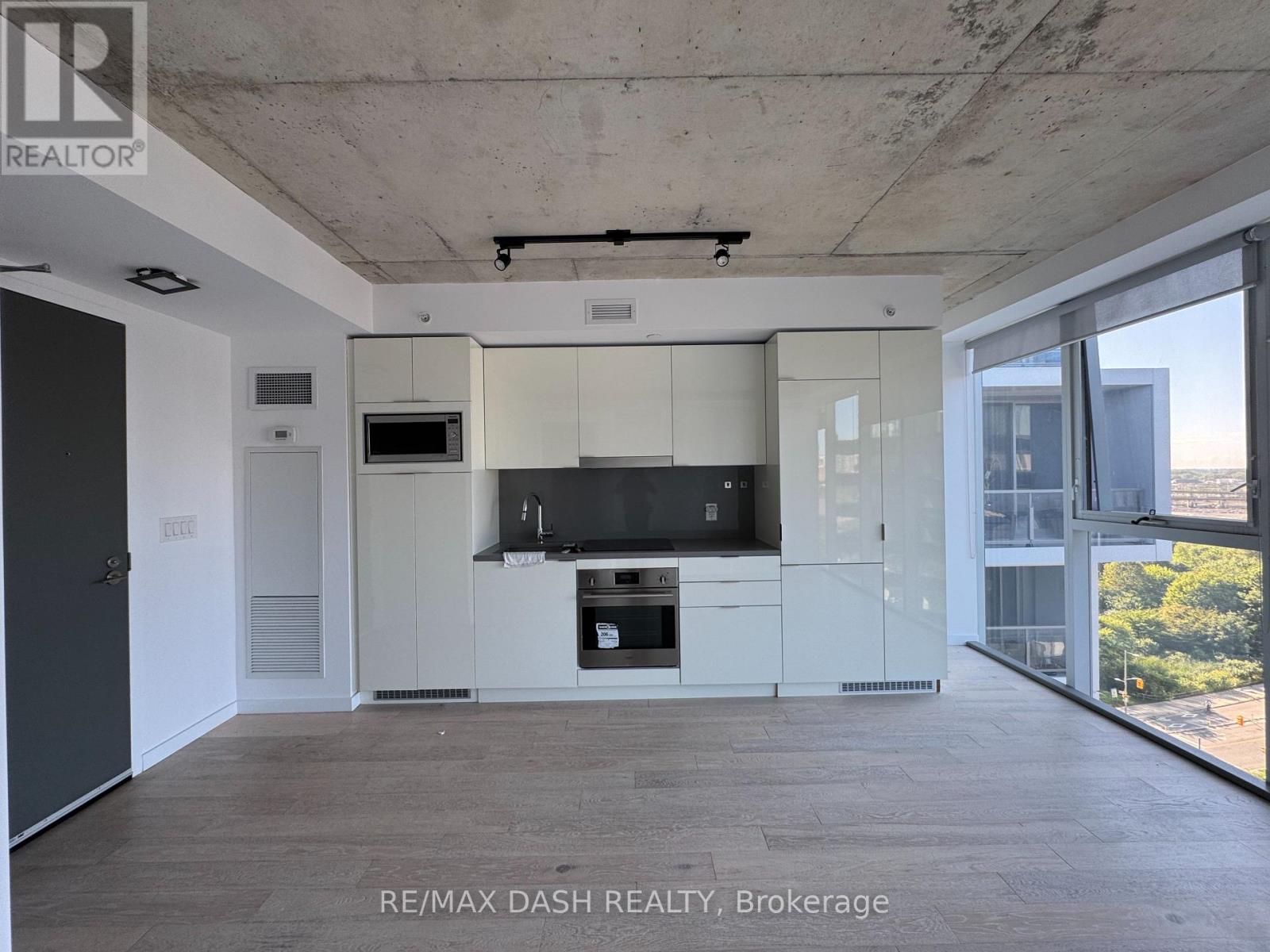 1203 - 170 Bayview Avenue, Toronto, Ontario  M5A 0M4 - Photo 3 - C12482268