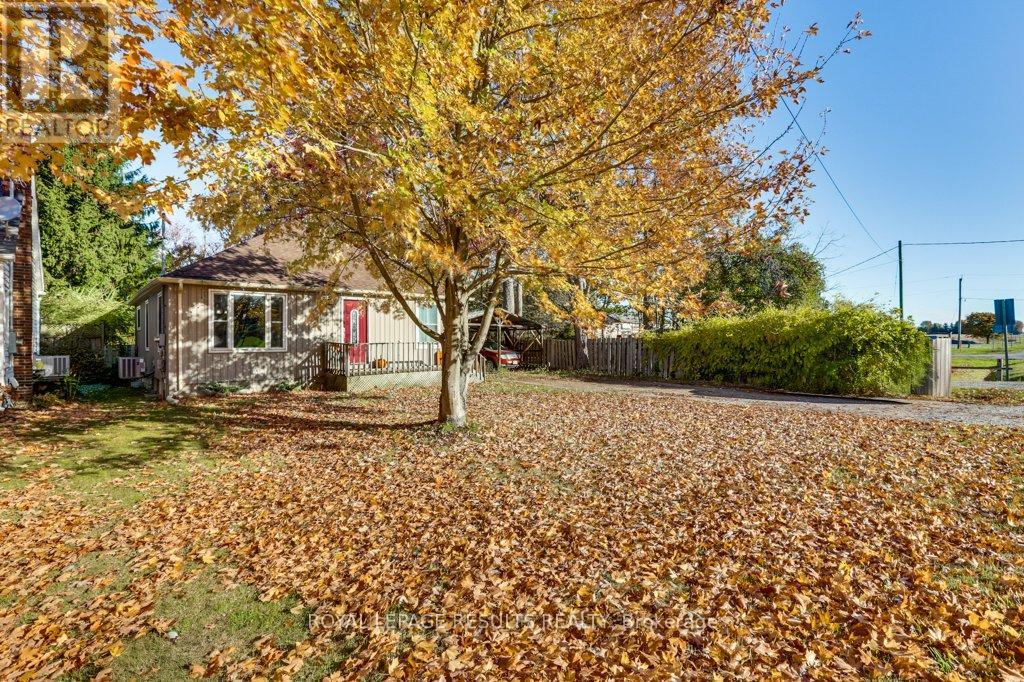 40124 Talbot Line, Southwold, Ontario  N5P 3T2 - Photo 3 - X12482318