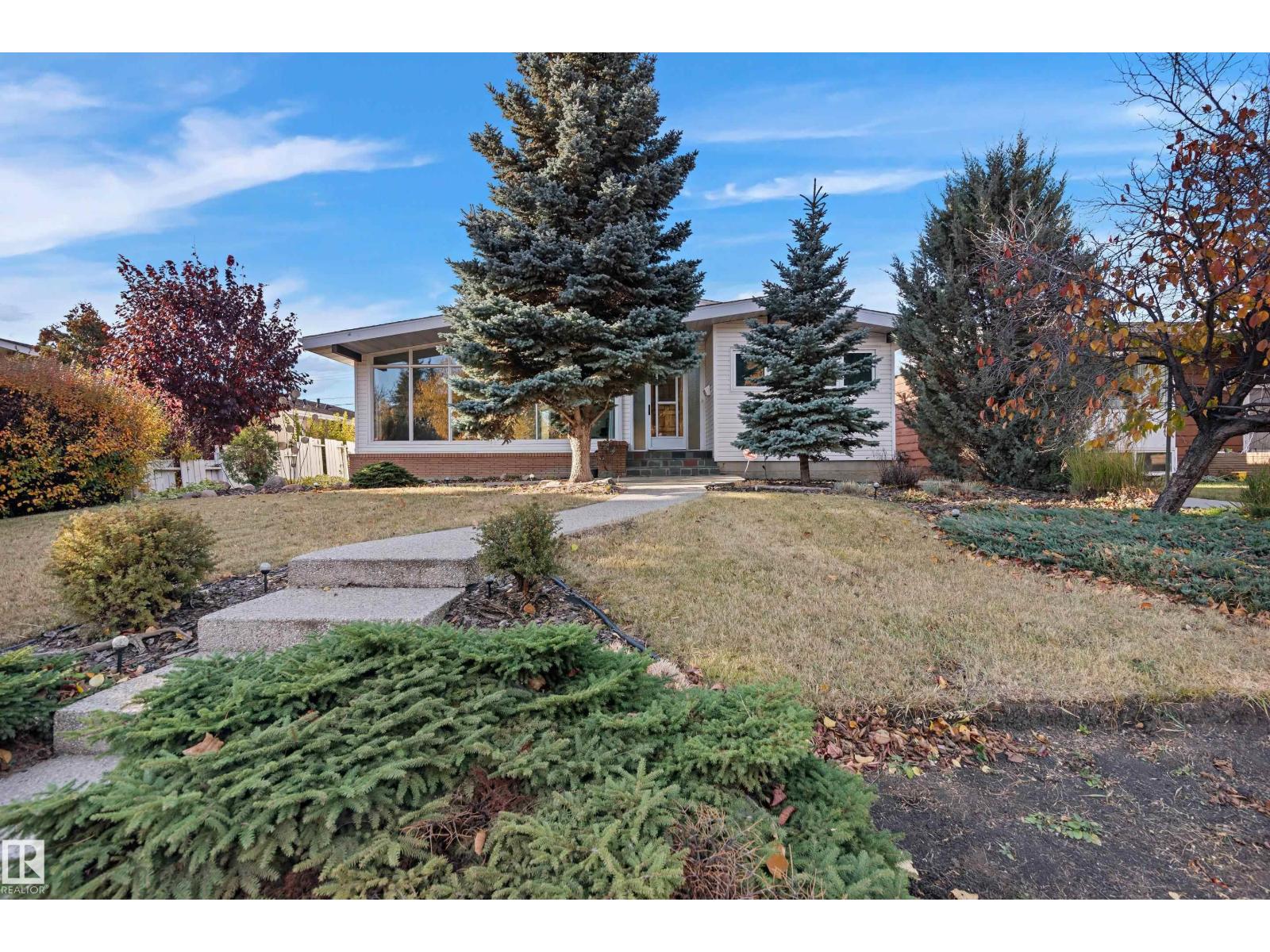 9708 64 St Nw, Edmonton, Alberta  T6B 1R3 - Photo 2 - E4463544