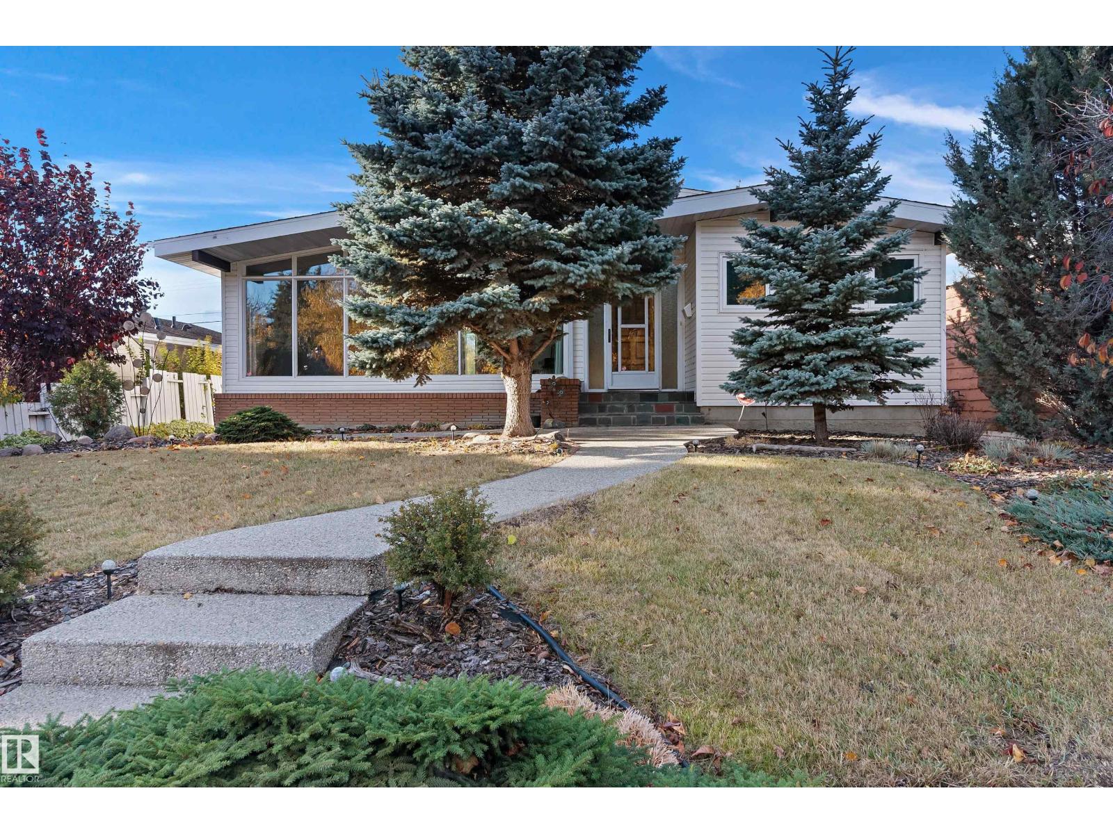 9708 64 St Nw, Edmonton, Alberta  T6B 1R3 - Photo 3 - E4463544