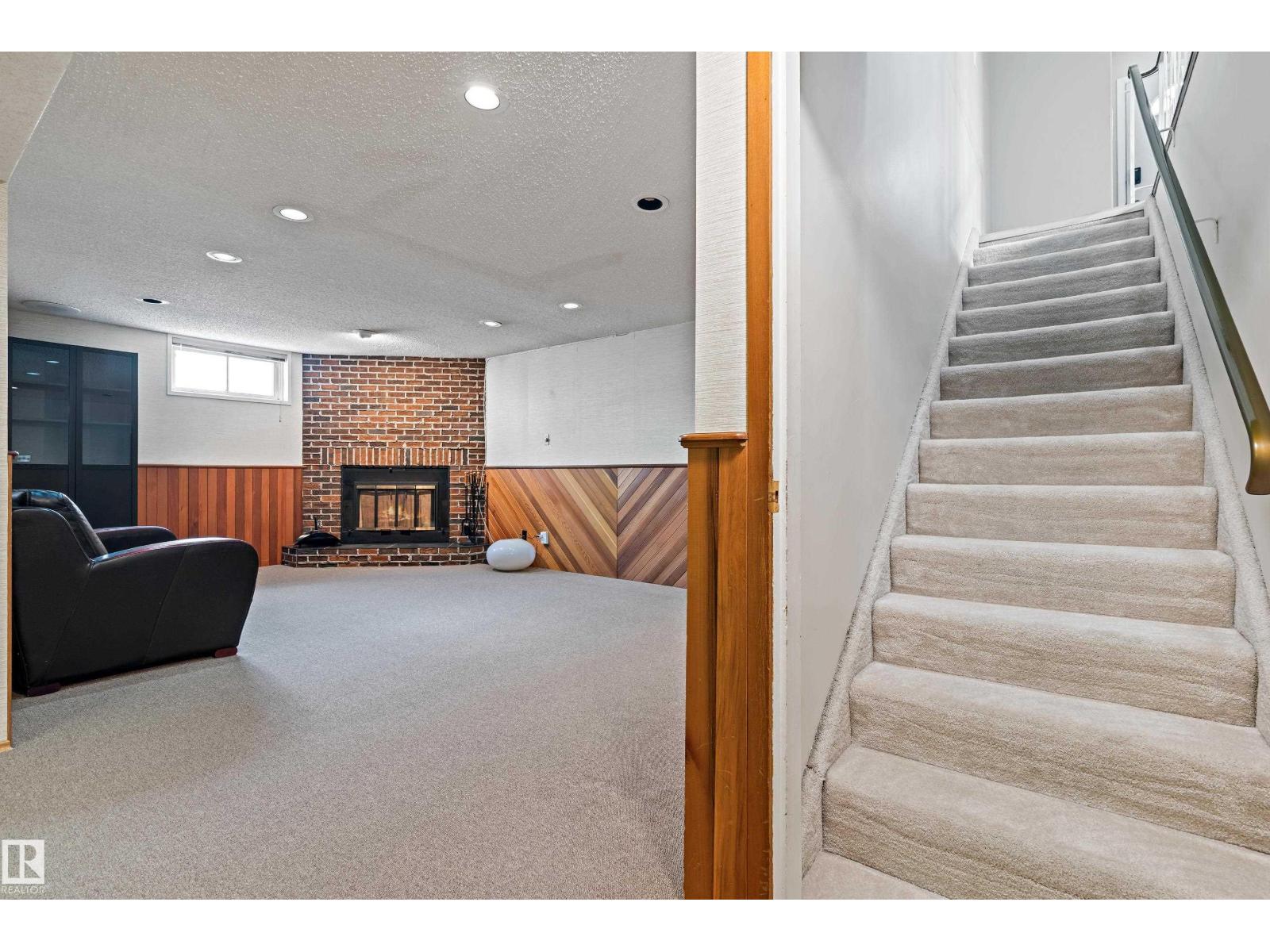 9708 64 St Nw, Edmonton, Alberta  T6B 1R3 - Photo 34 - E4463544
