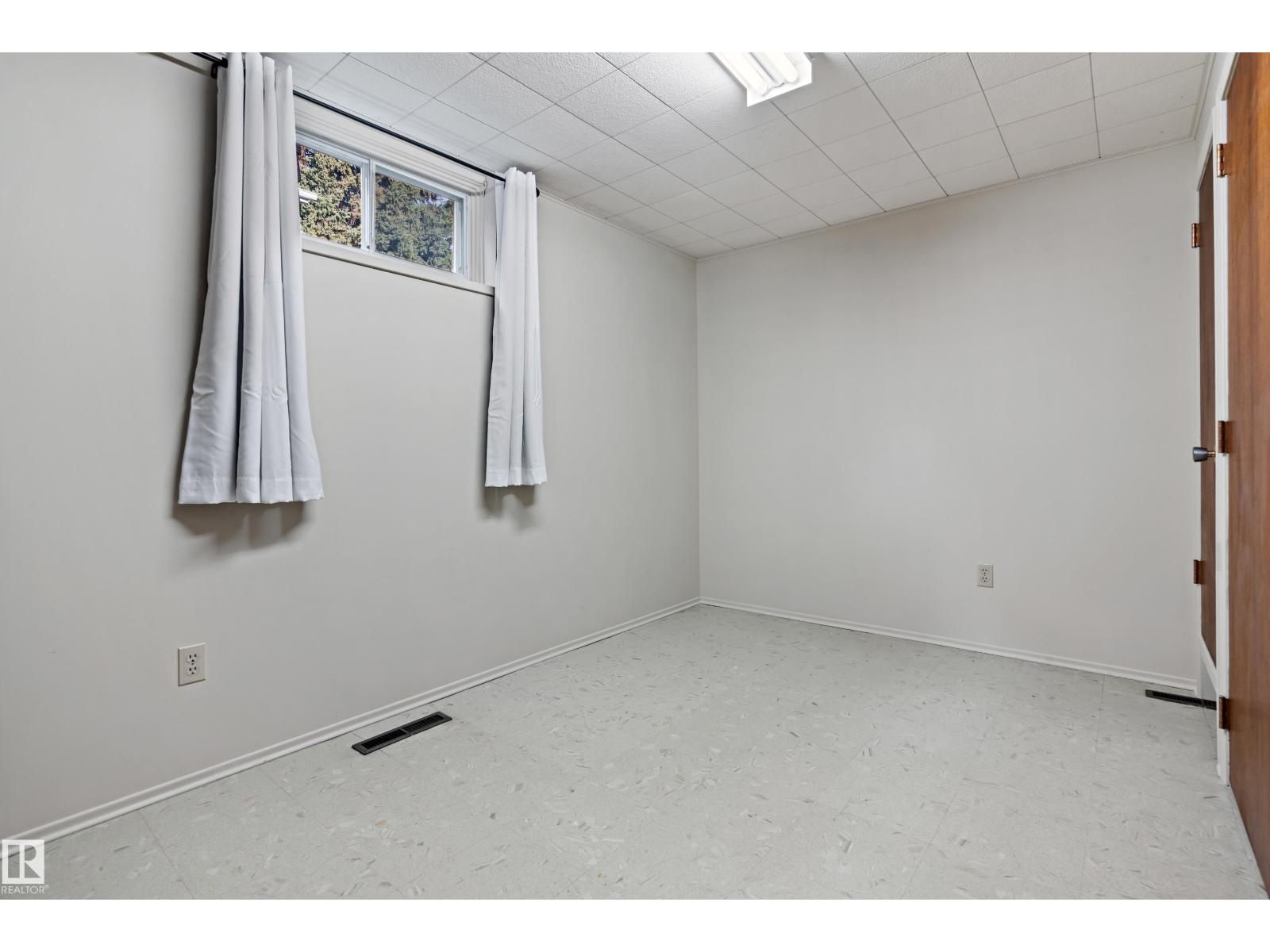 9708 64 St Nw, Edmonton, Alberta  T6B 1R3 - Photo 42 - E4463544