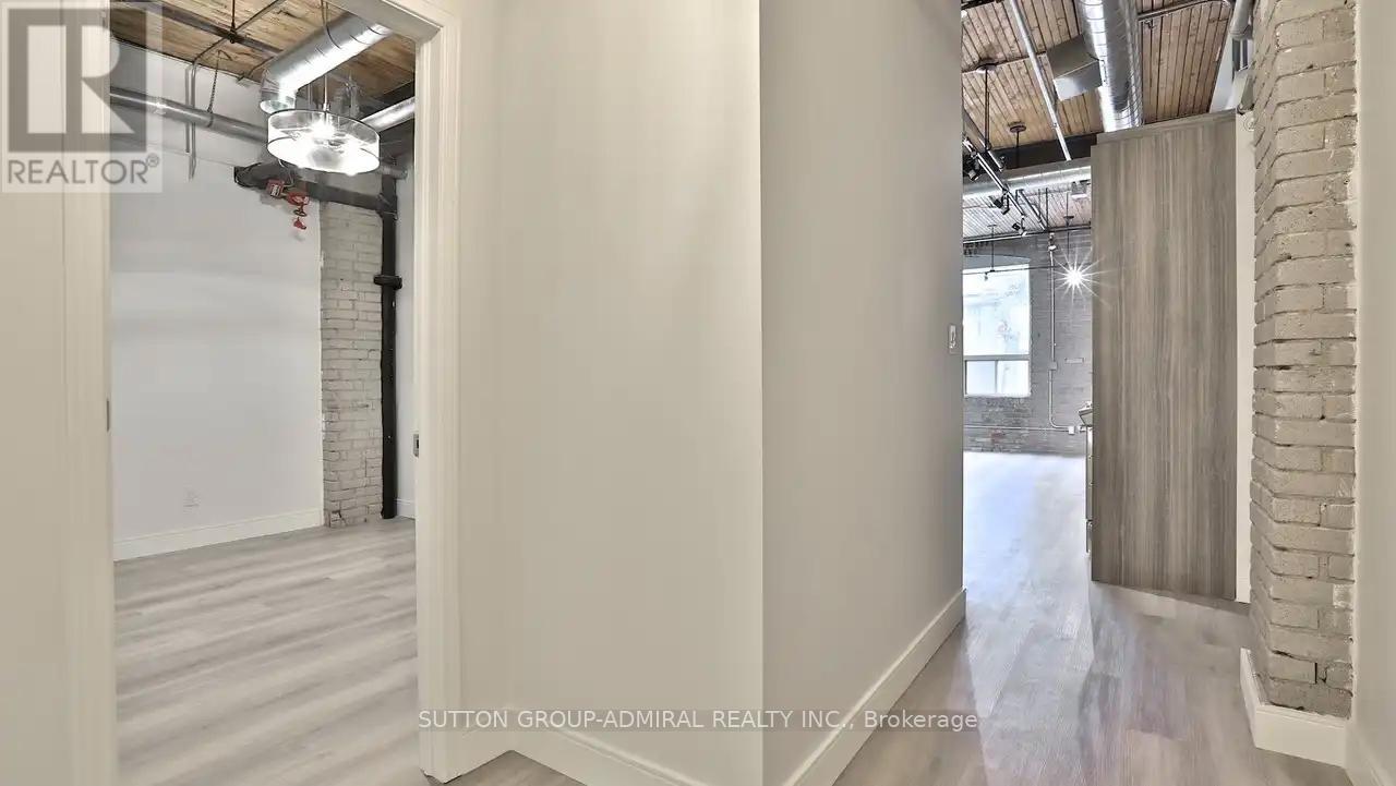 203 - 34 Noble Street, Toronto, Ontario  M6K 2C9 - Photo 4 - W12482271
