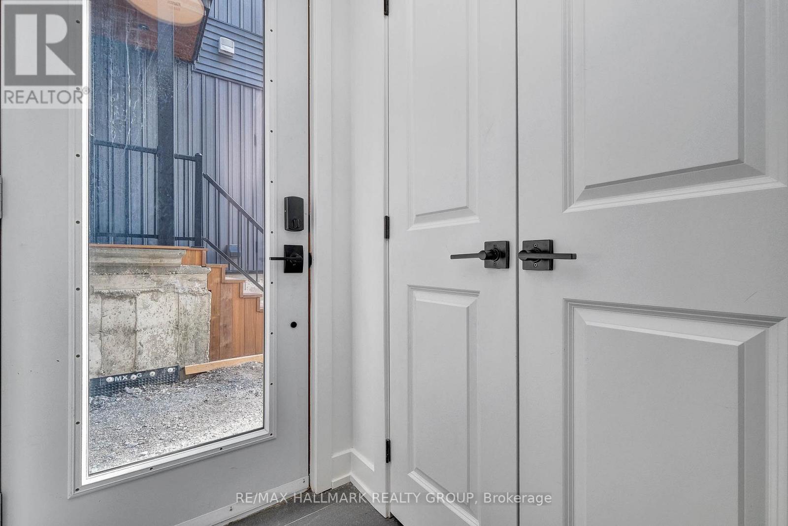 2 - 709a Carsons Road, Ottawa, Ontario  K1K 2H2 - Photo 3 - X12402183