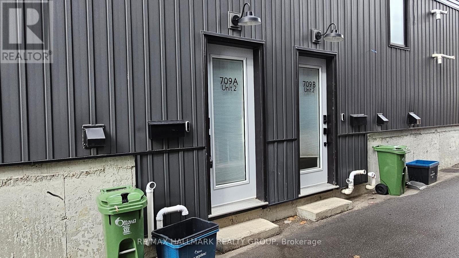 2 - 709a Carsons Road, Ottawa, Ontario  K1K 2H2 - Photo 2 - X12402183