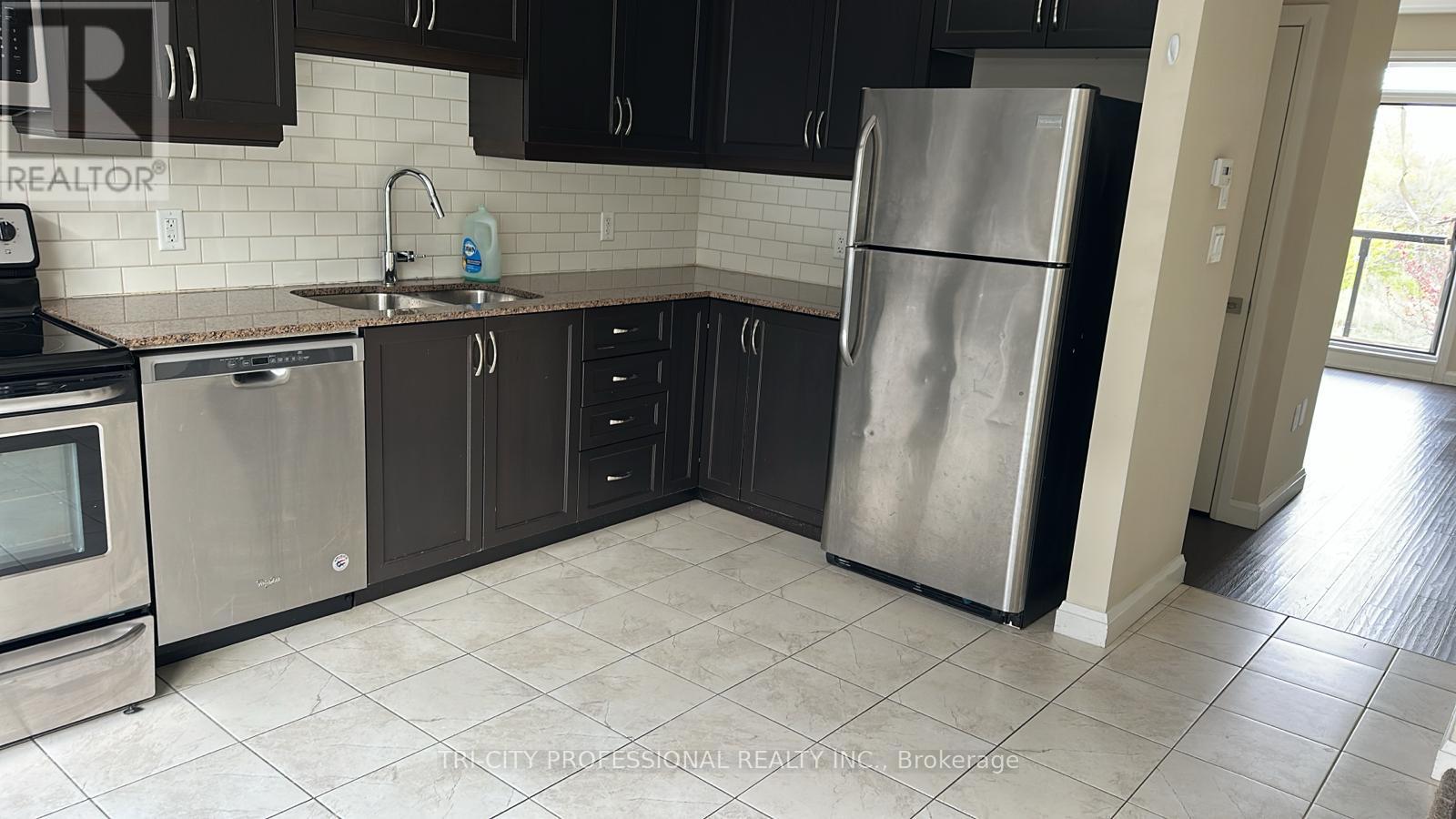 7 - 23 Echovalley Drive, Hamilton, Ontario  L8J 1R6 - Photo 2 - X12482283