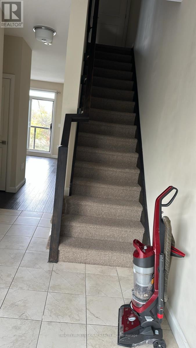 7 - 23 Echovalley Drive, Hamilton, Ontario  L8J 1R6 - Photo 3 - X12482283