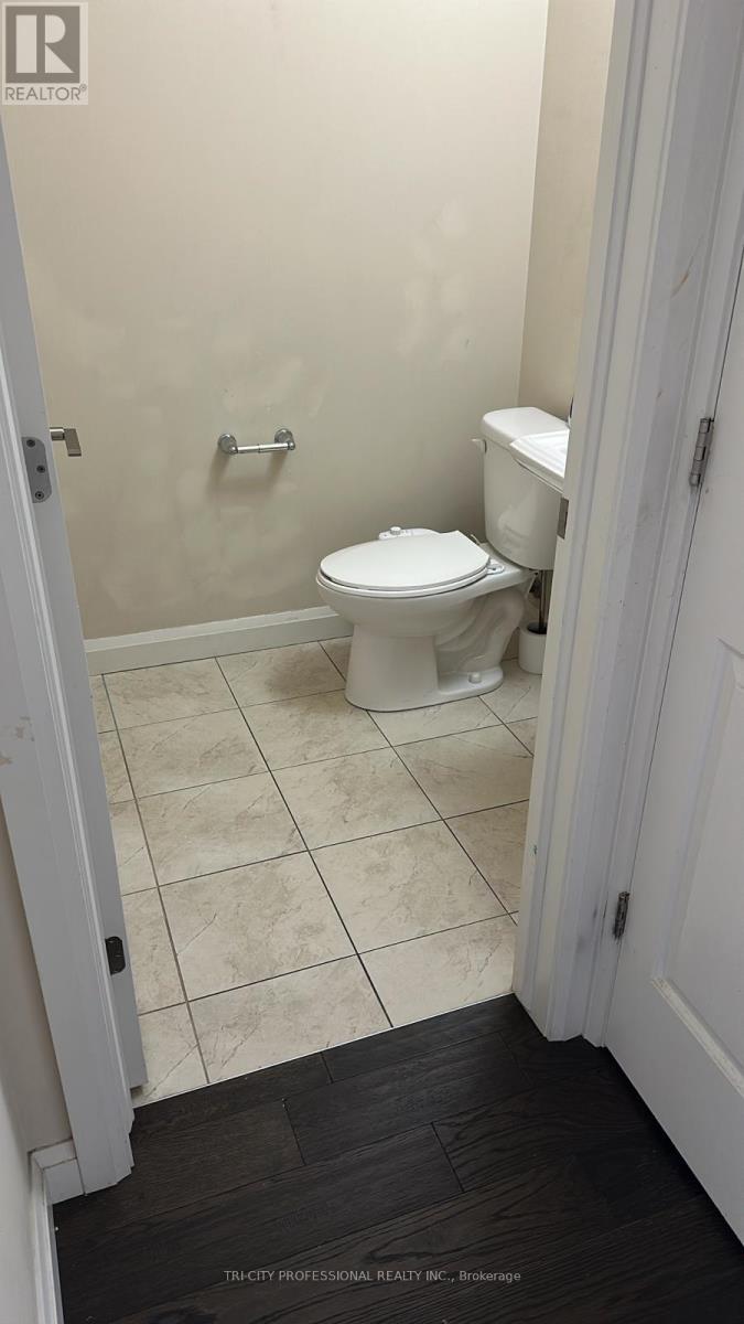 7 - 23 Echovalley Drive, Hamilton, Ontario  L8J 1R6 - Photo 5 - X12482283