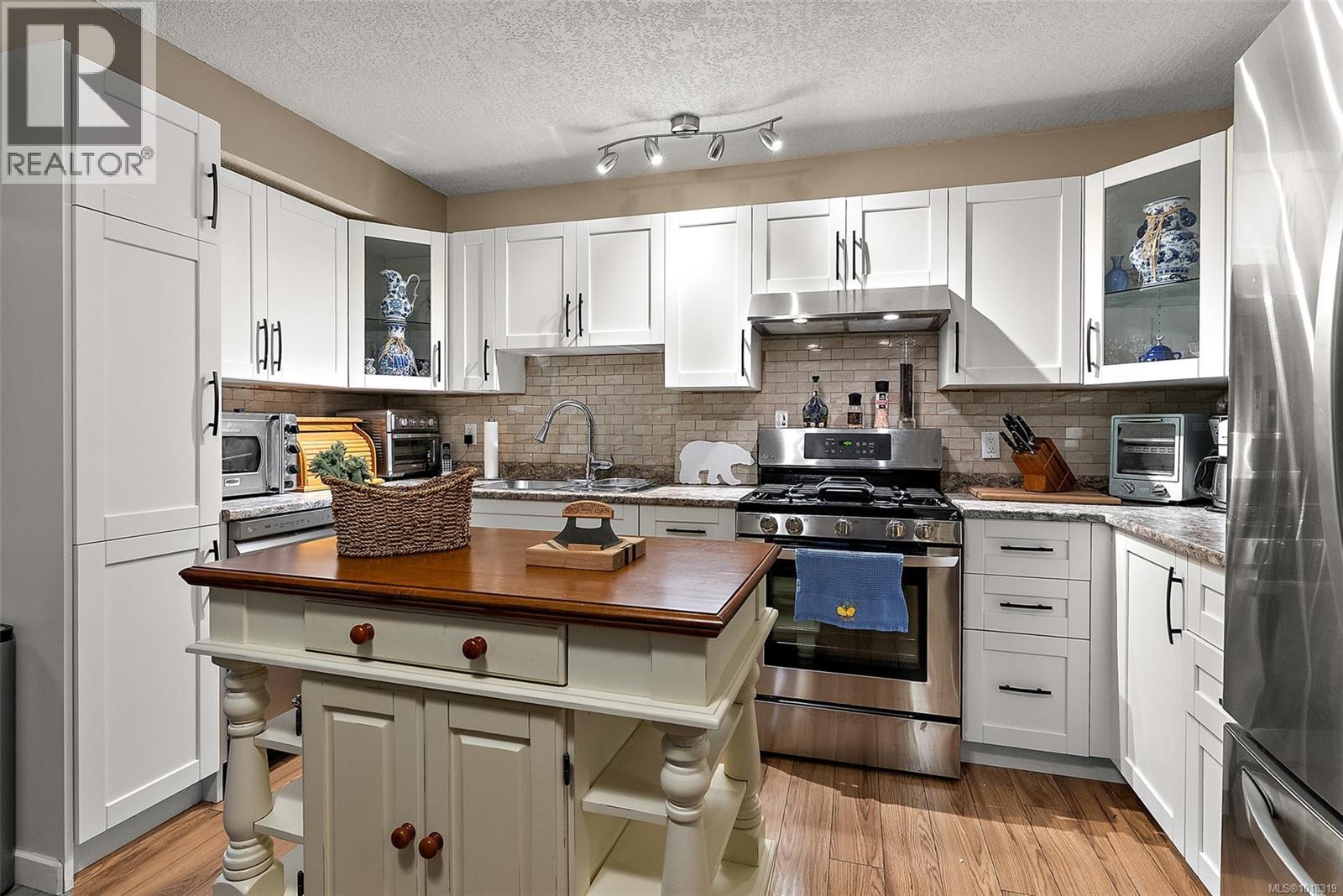 1602 Mayneview Terr, North Saanich, British Columbia  V8L 5E7 - Photo 45 - 1018319