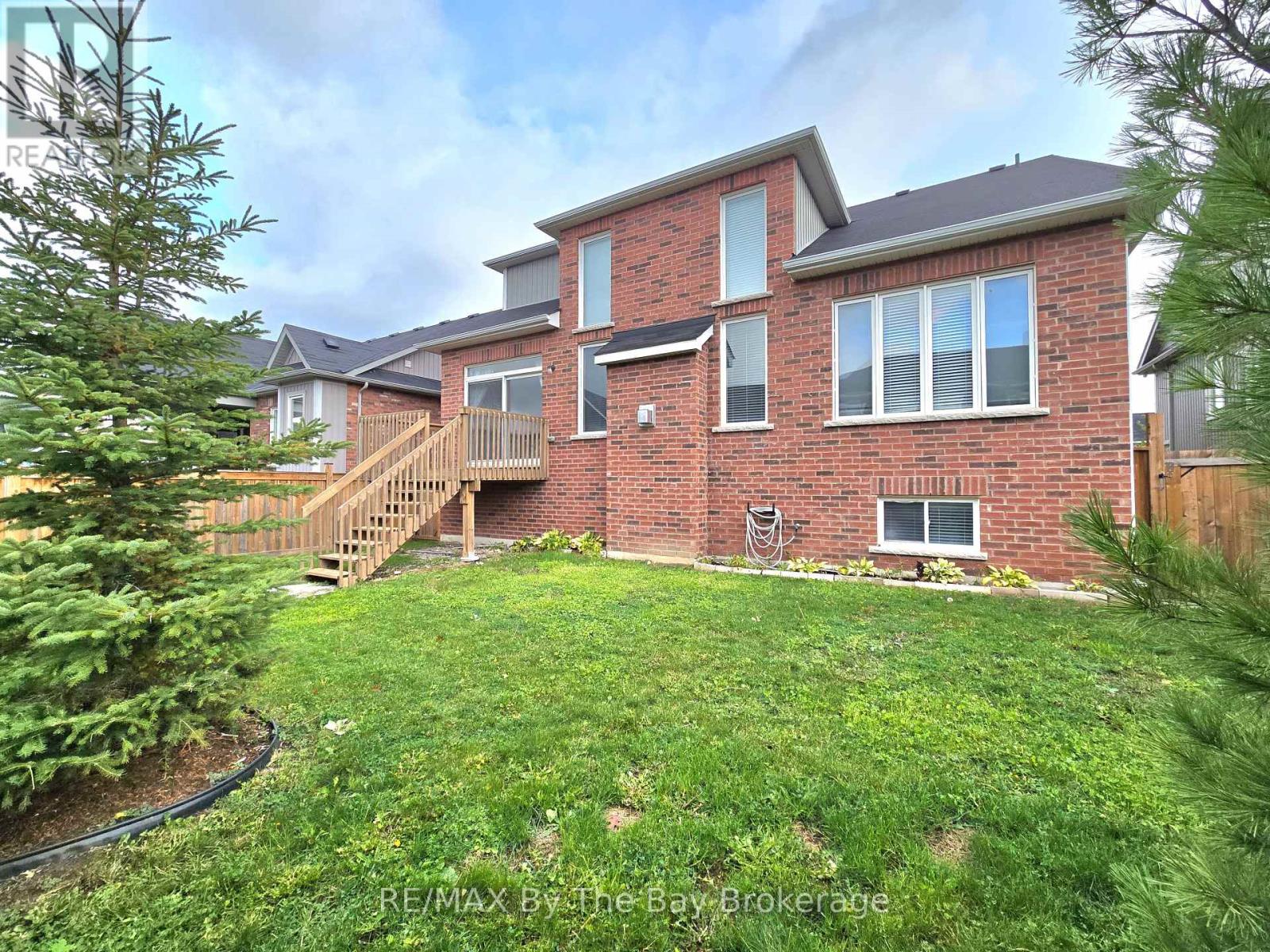 3 Cristiano Avenue, Wasaga Beach, Ontario  L9Y 1P2 - Photo 3 - S12481495