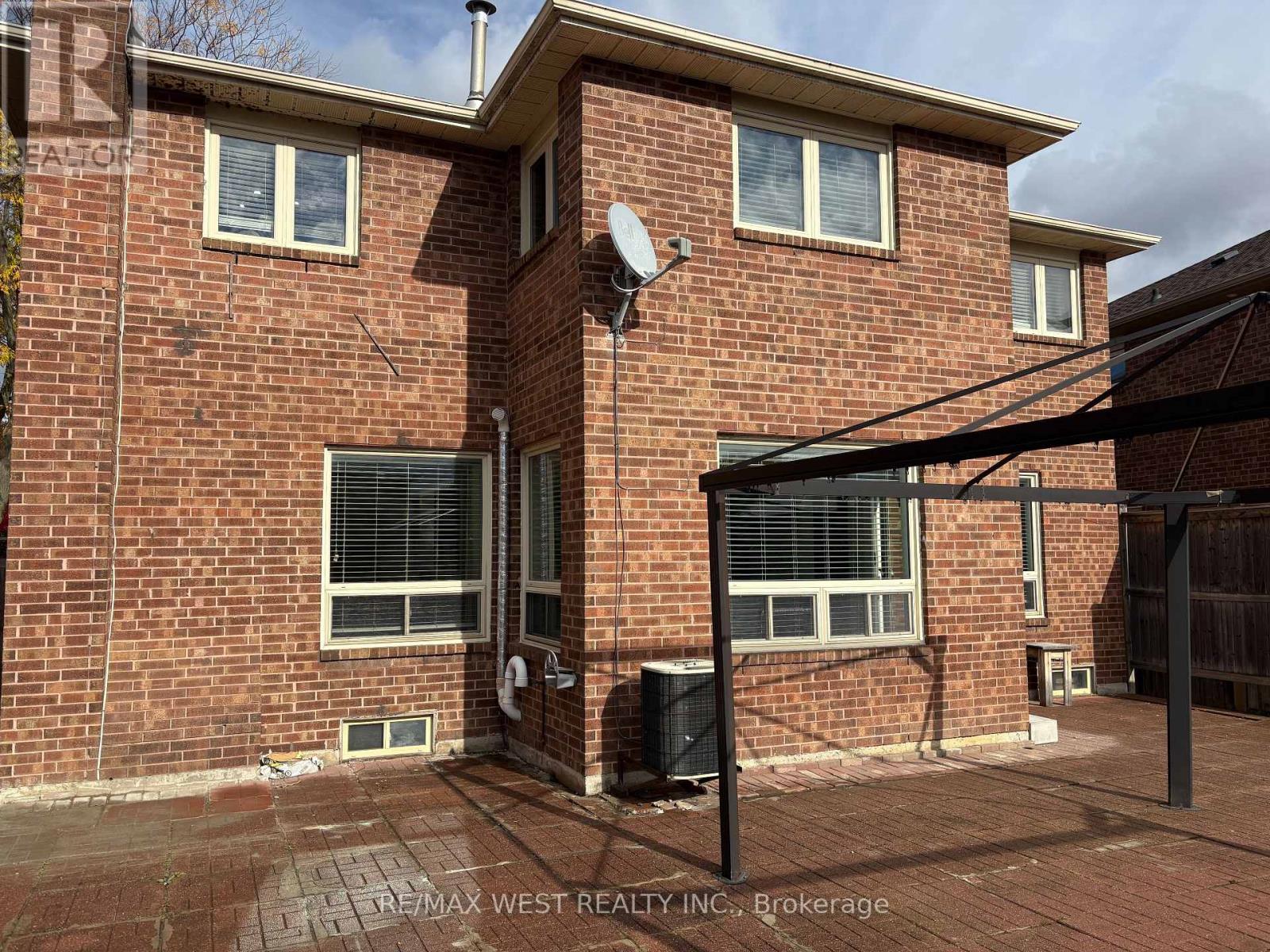 86 Dina Road, Vaughan, Ontario  L6A 1L7 - Photo 47 - N12474229