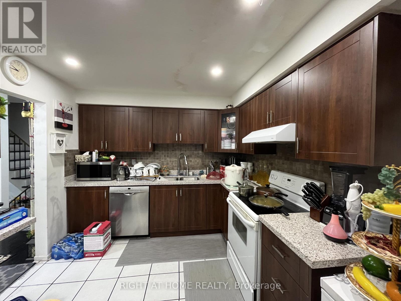 46 - 452 Silverstone Drive, Toronto, Ontario  M9V 3K8 - Photo 11 - W12467304