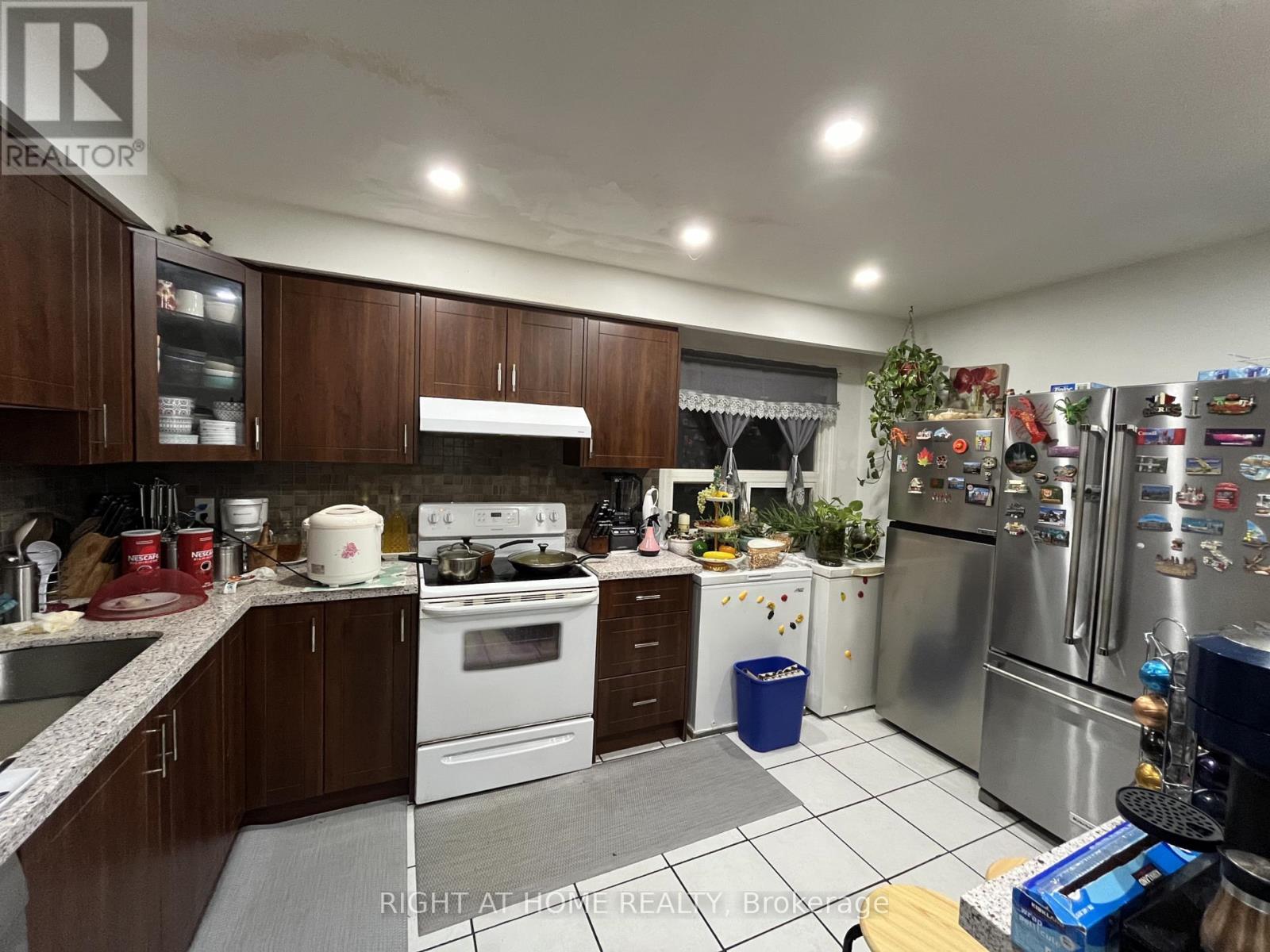 46 - 452 Silverstone Drive, Toronto, Ontario  M9V 3K8 - Photo 10 - W12467304