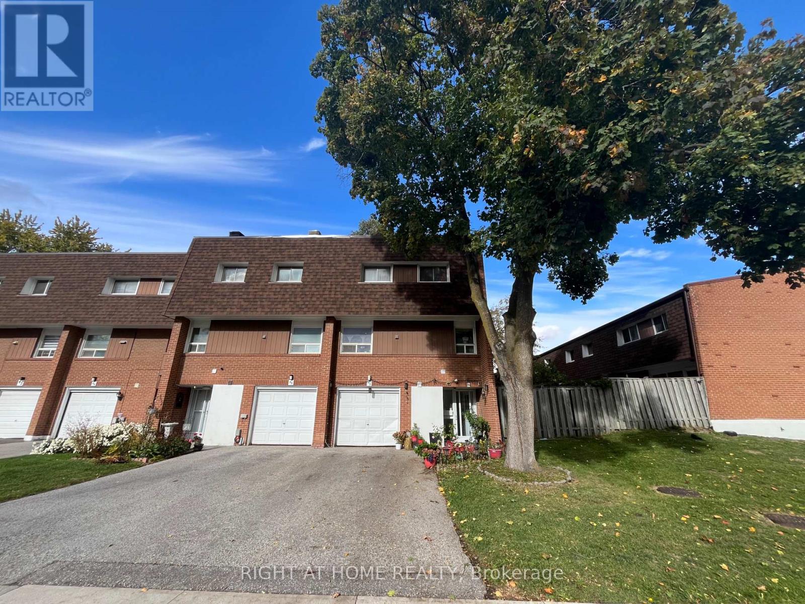 46 - 452 Silverstone Drive, Toronto, Ontario  M9V 3K8 - Photo 2 - W12467304