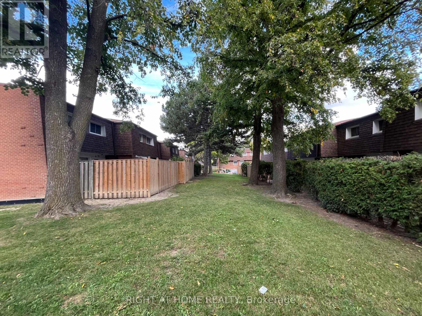 46 - 452 Silverstone Drive, Toronto, Ontario  M9V 3K8 - Photo 38 - W12467304