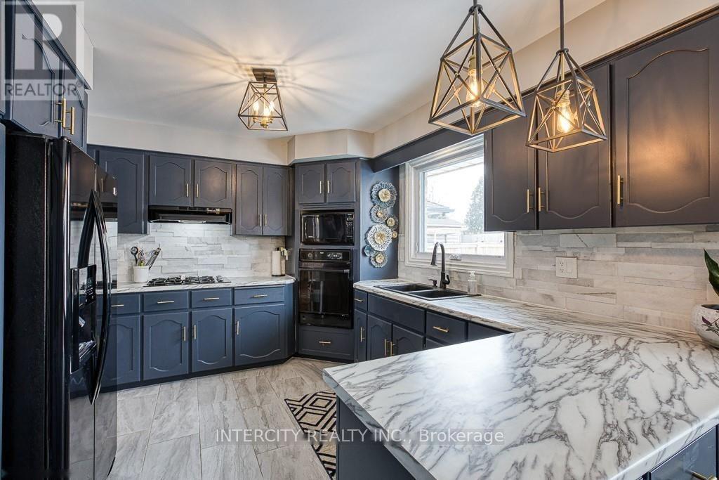 132 John Davies Drive E, Woodstock, Ontario  N4T 1N1 - Photo 9 - X12427253